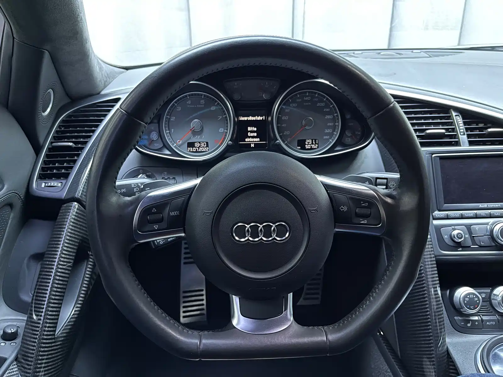 Фото 16 - Audi R8