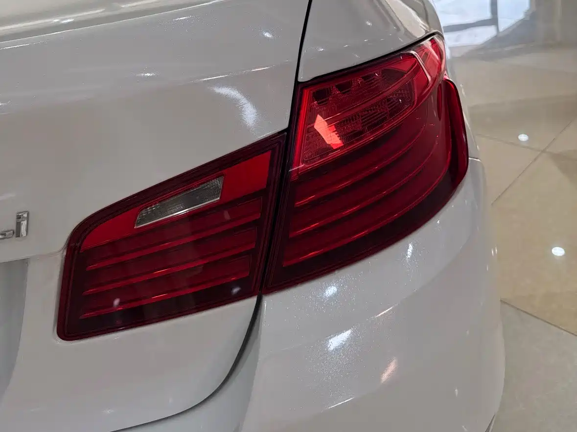 BMW 5 Series 2017 520Li Classic Edition фото 6