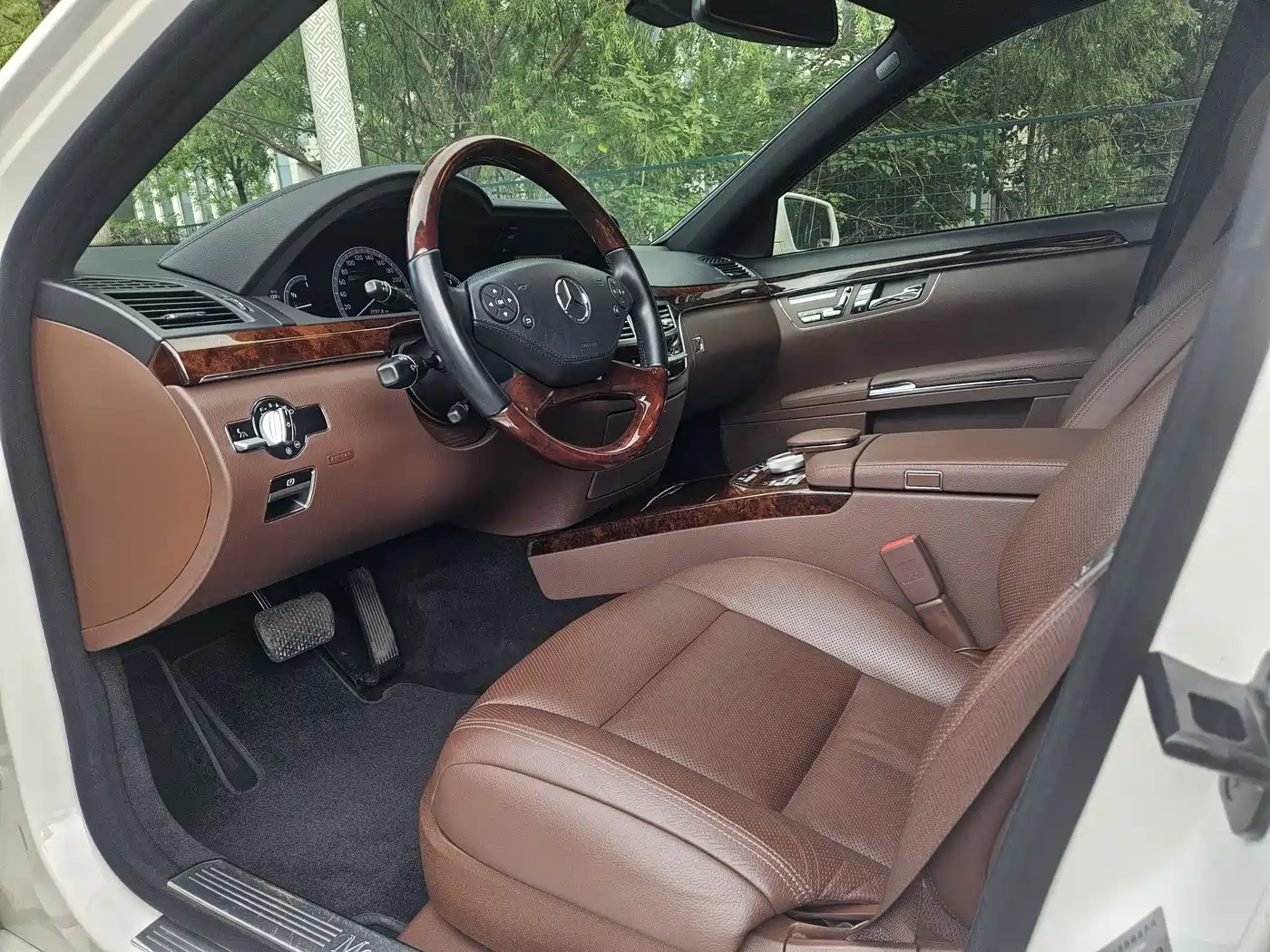 Mercedes-Benz S-Class 2012 S 350 L 4MATIC Grand Edition фото 6