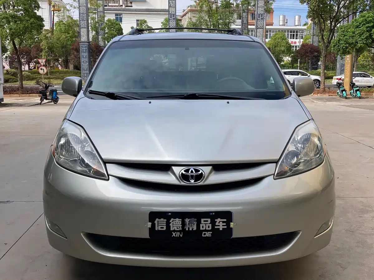 Toyota Sienna 2005 Model 3.3 XLE