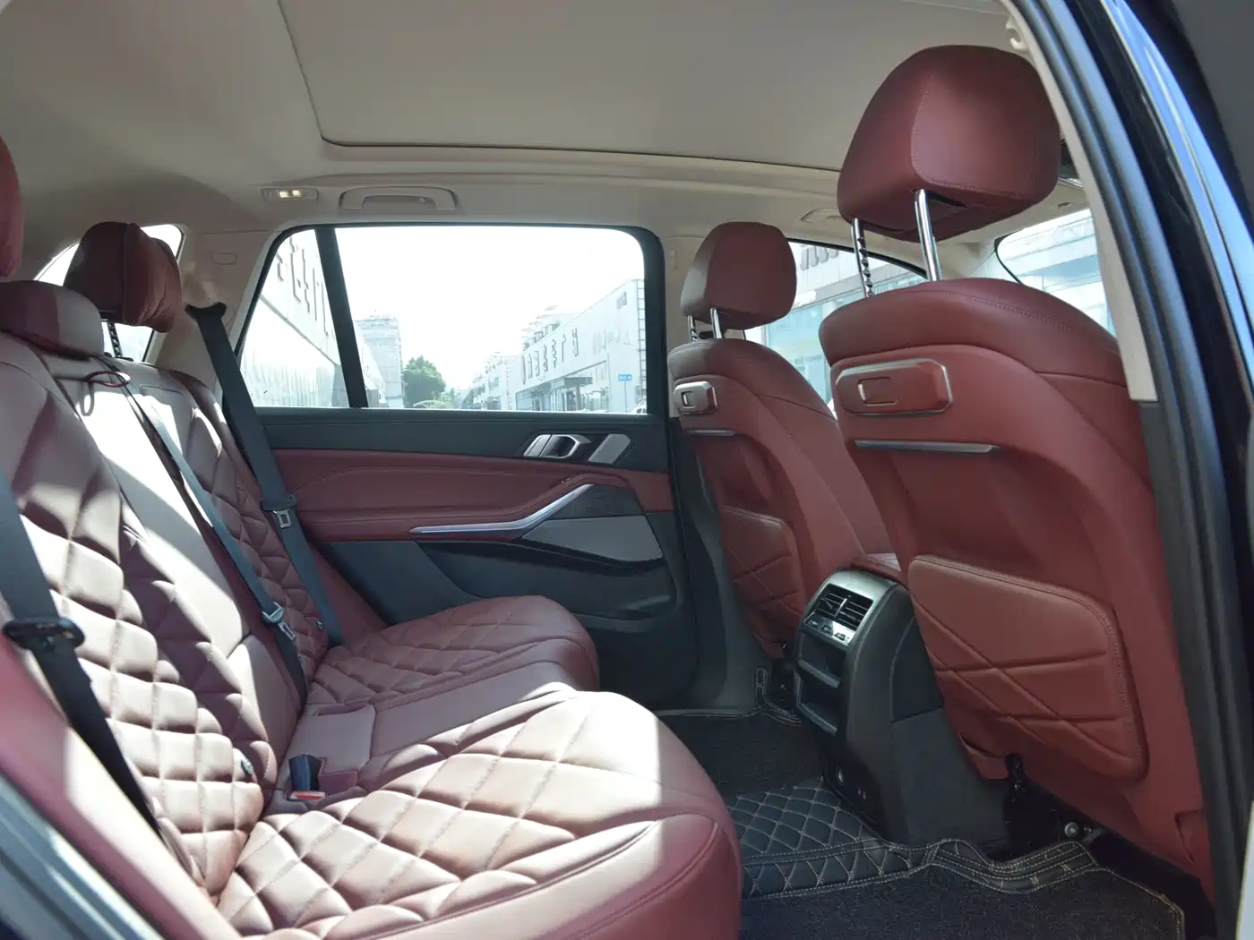 BMW X5 2023 xDrive 30Li Premium M Sport Package фото 17