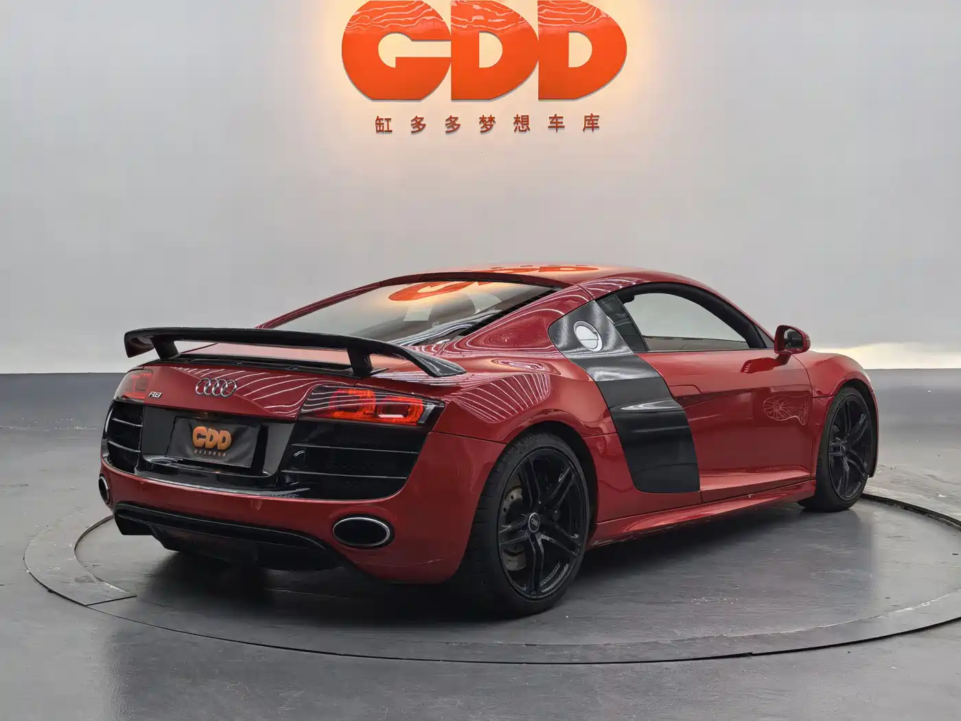 Audi R8 2010 5.2 FSI quattro фото 6