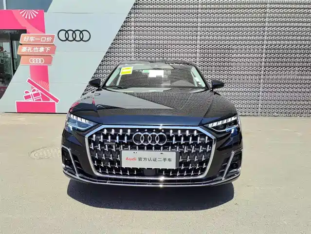 AUDI A8