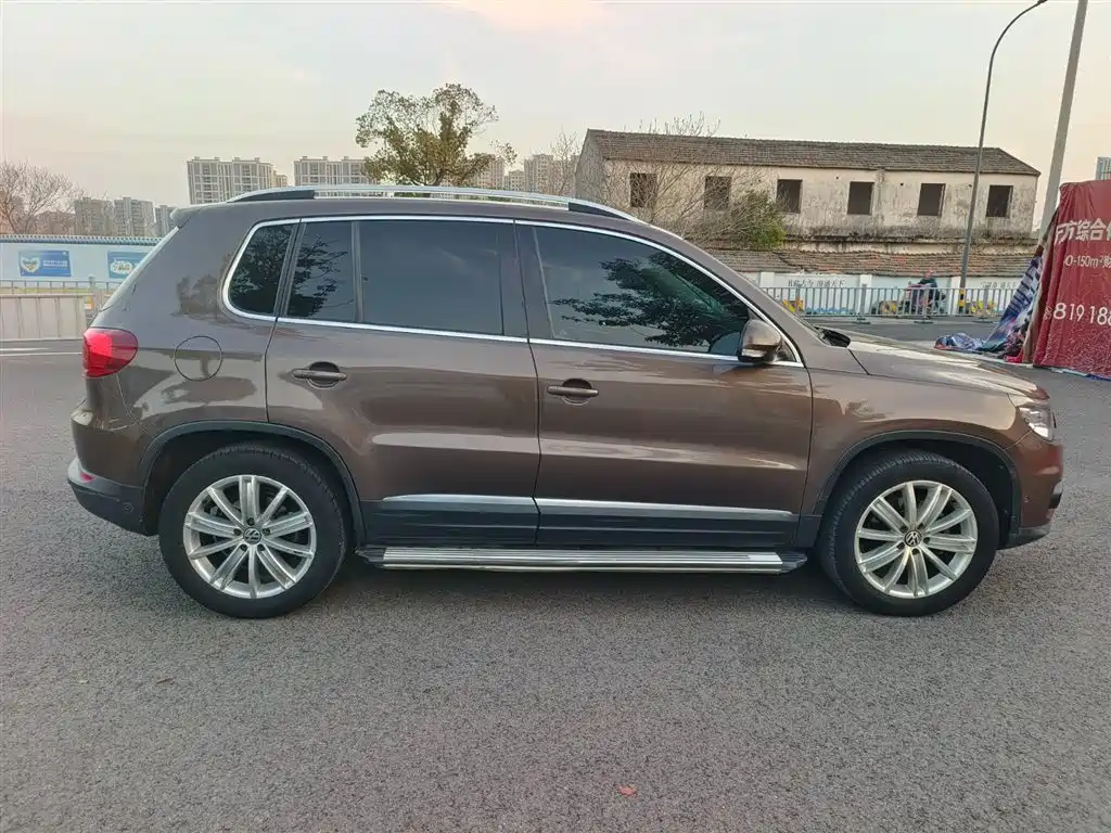 Volkswagen Tiguan 2015 2.0TSI Comfort Edition фото 15