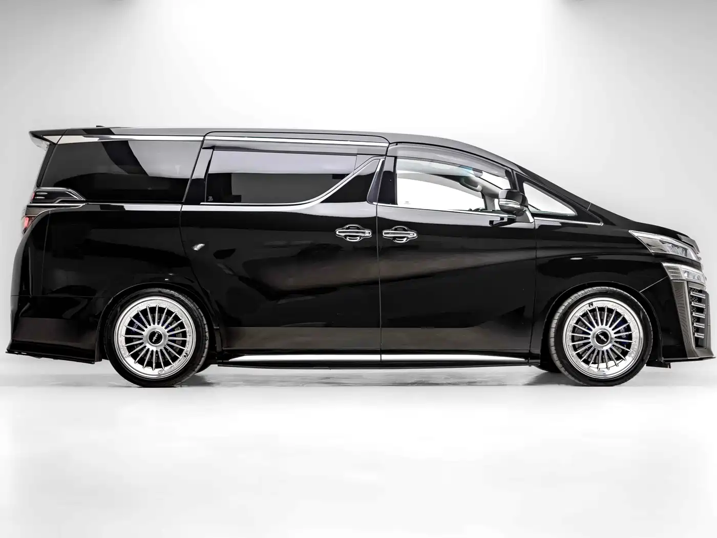 Toyota Vellfire 2021 Crown Hybrid 2.5L HV Premium Edition фото 5