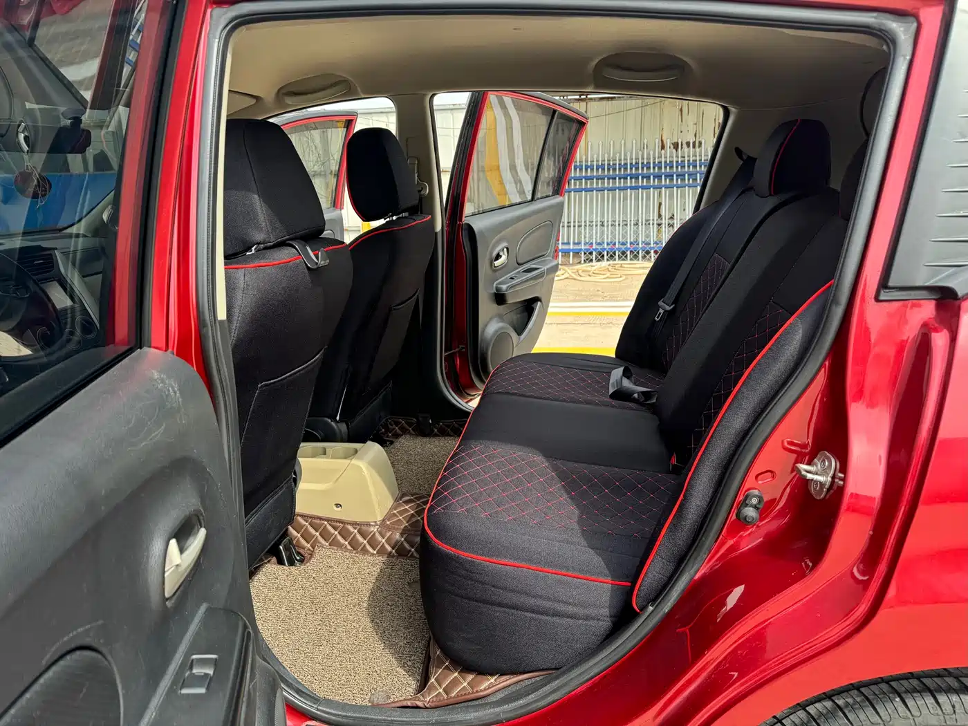 Venucia R50 2014 2013 1.6L Auto Fashion