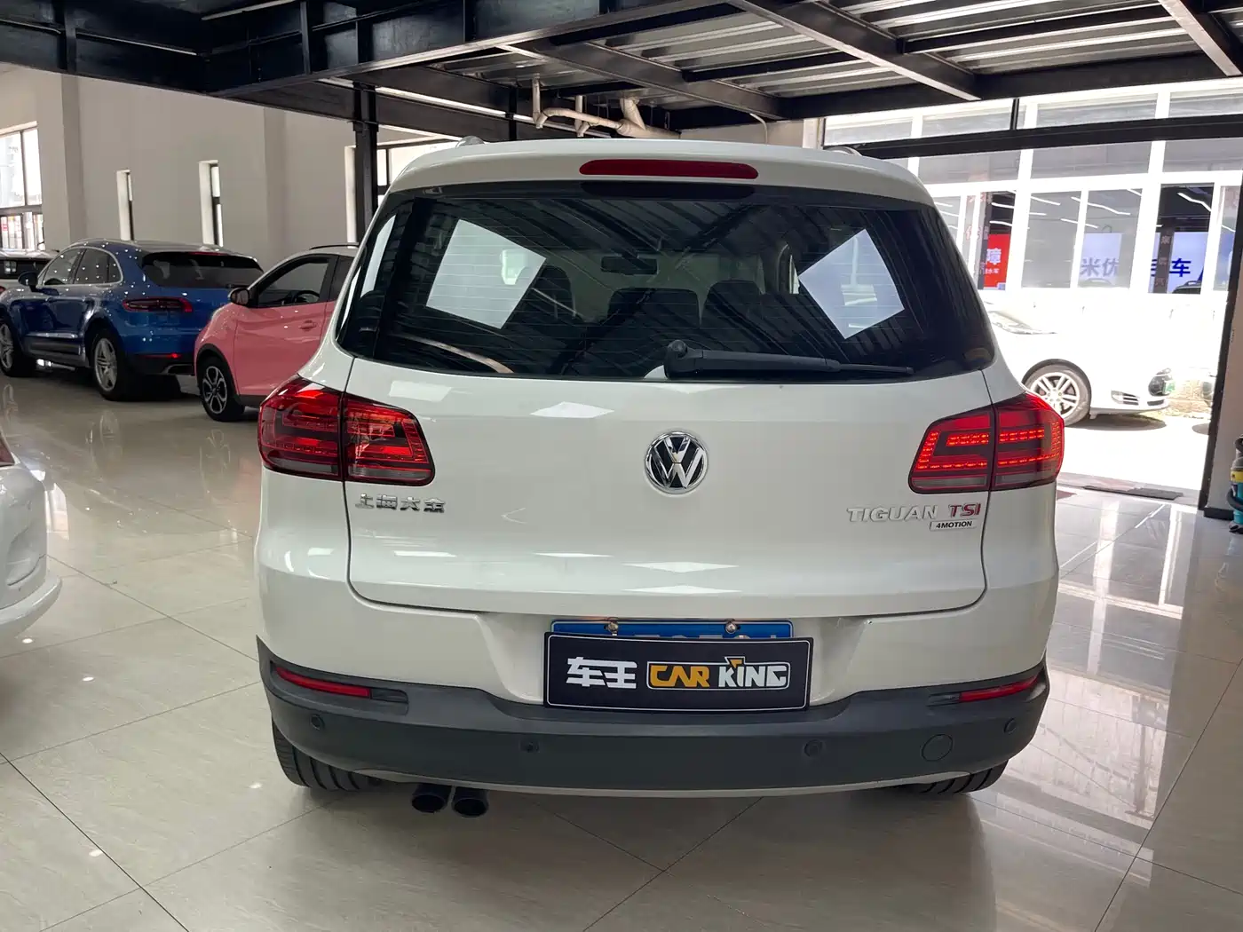 Volkswagen Tiguan 2015 2.0TSI Automatic 4WD Luxury фото 17