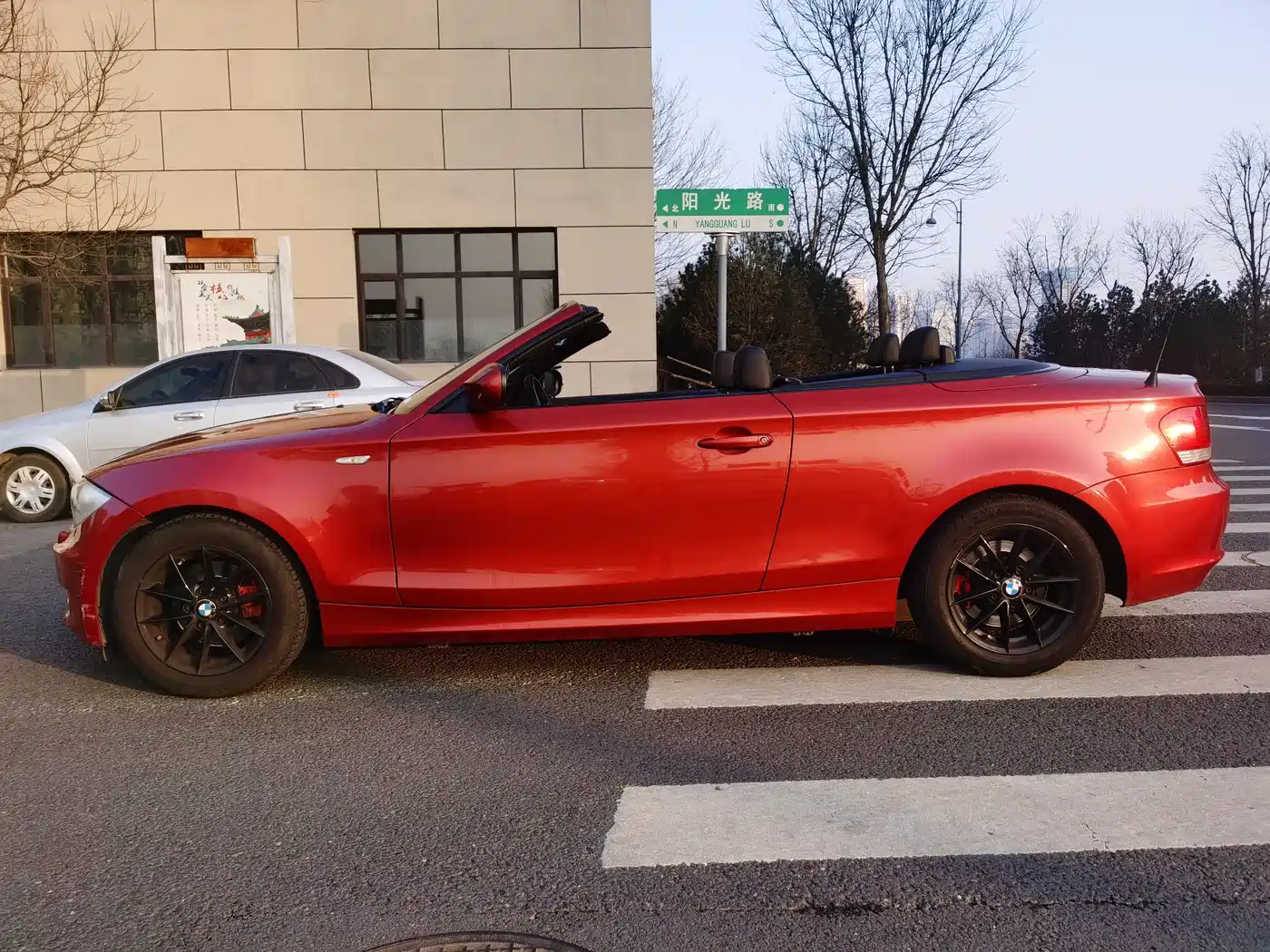 BMW 1 Series (Import) 2011 120i Convertible фото 3