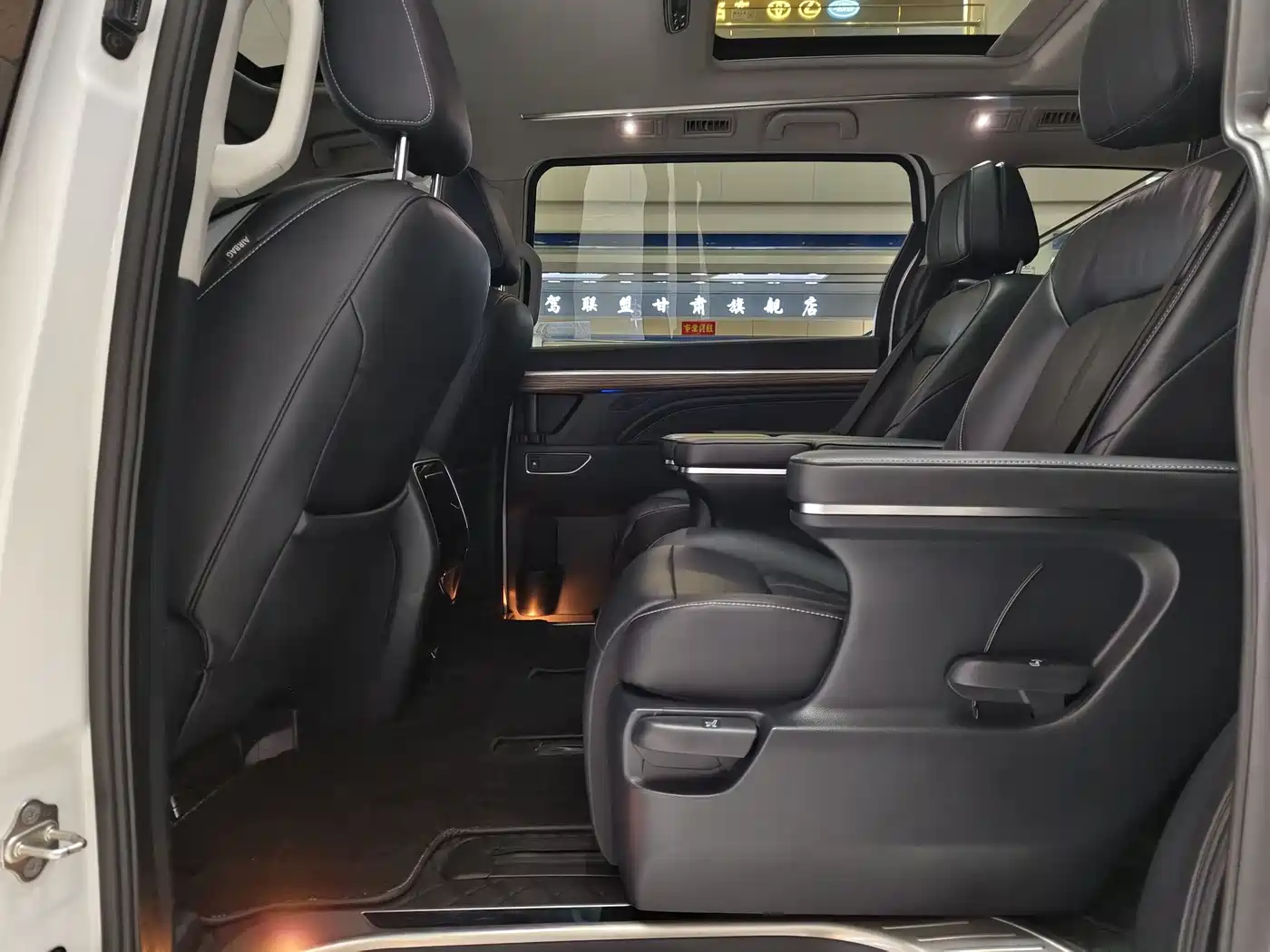 GAC Trumpchi Trumpchi M8 2021 Leading Show Series 390T Prestige Edition фото 13