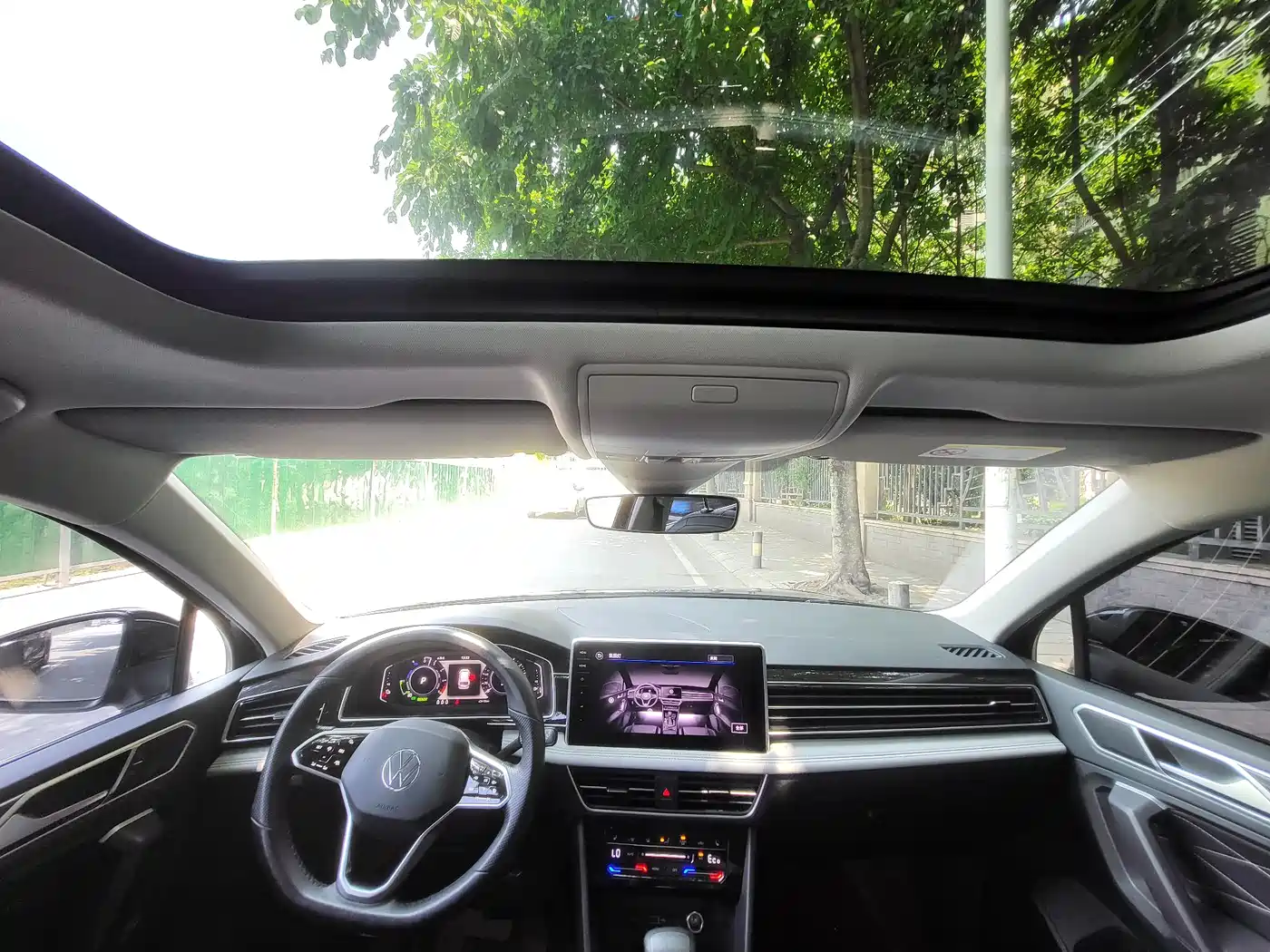 VOLKSWAGEN TIGUAN L NEW ENERGY