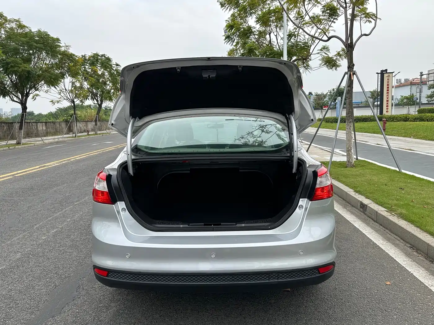 Ford Focus 2012 2012 Sedan 1.6L Automatic Comfort