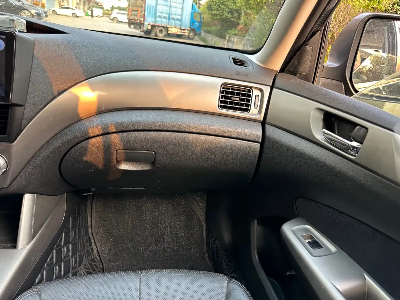 Subaru Forester 2010 2.5XT Automatic Luxury Edition фото 19