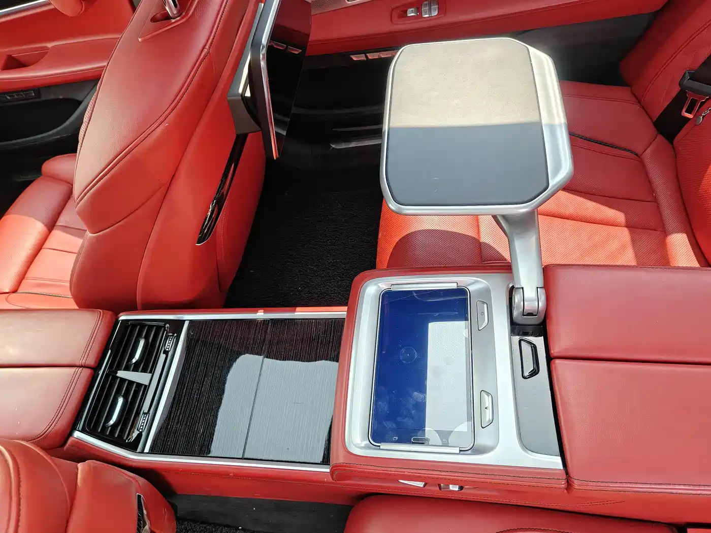BMW 7 Series 2017 M760Li xDrive Excellence Luxury фото 19