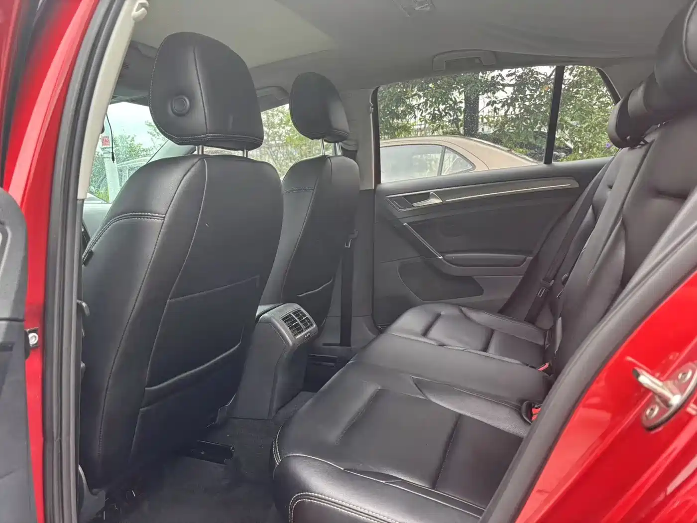 Volkswagen Golf 2016 230TSI Automatic Comfort фото 6