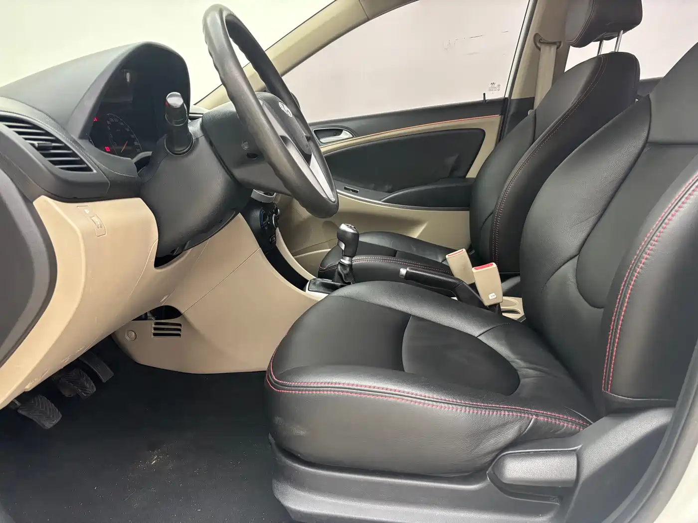 Hyundai Verna 2014 1.4L Manual Smart GLS фото 11