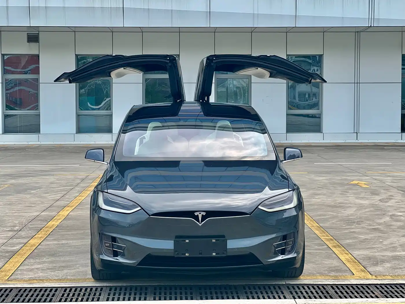 TESLA MODEL X