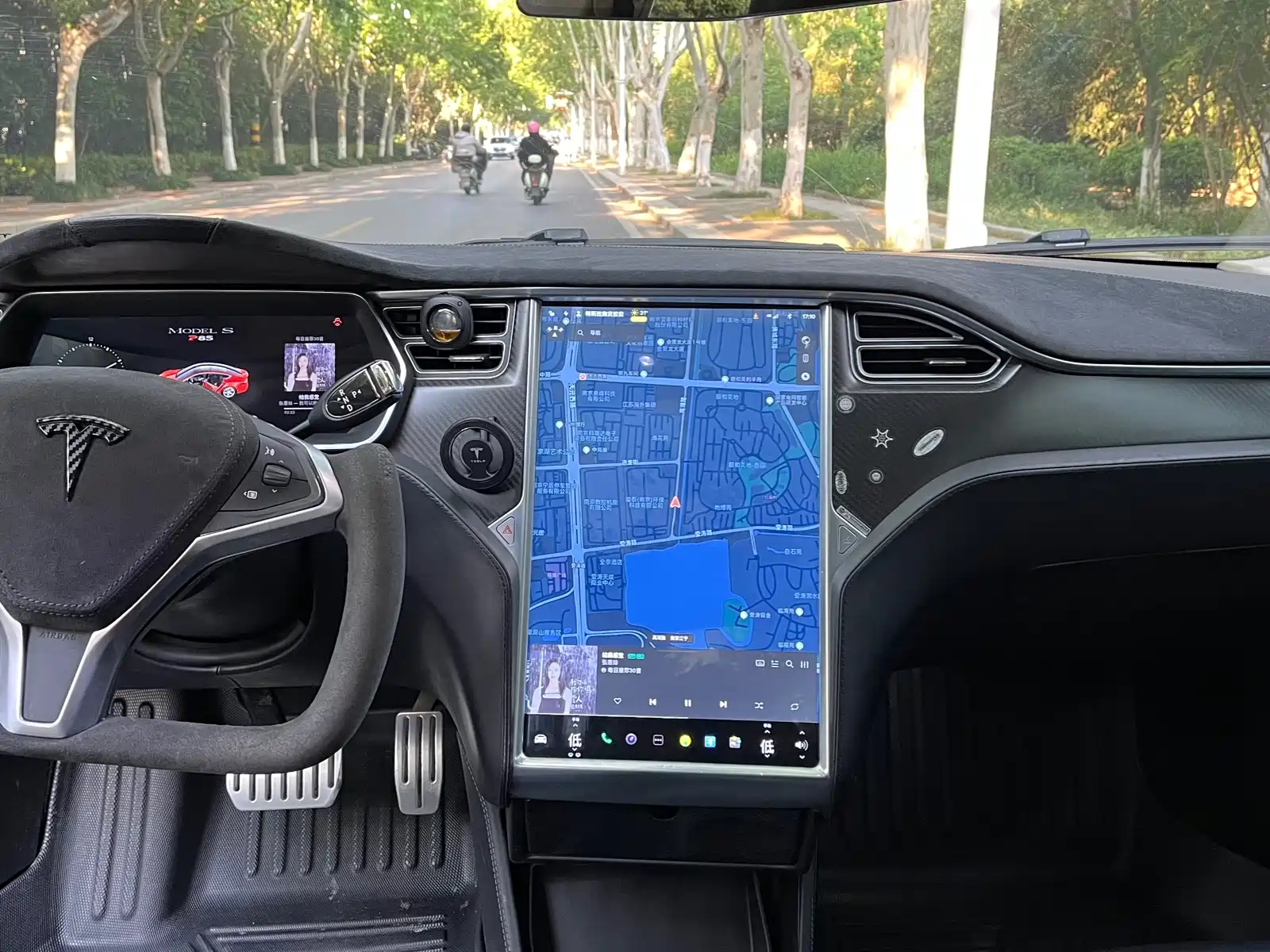 Фото 11 - Tesla Model S