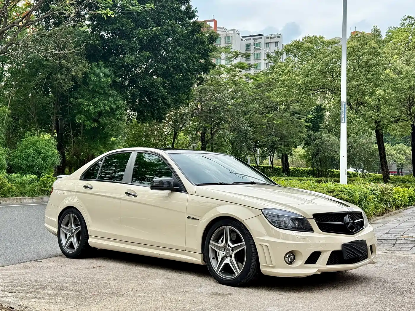 Mercedes-Benz C-Class AMG 2010 AMG C 63 Sport Enhanced Edition фото 3