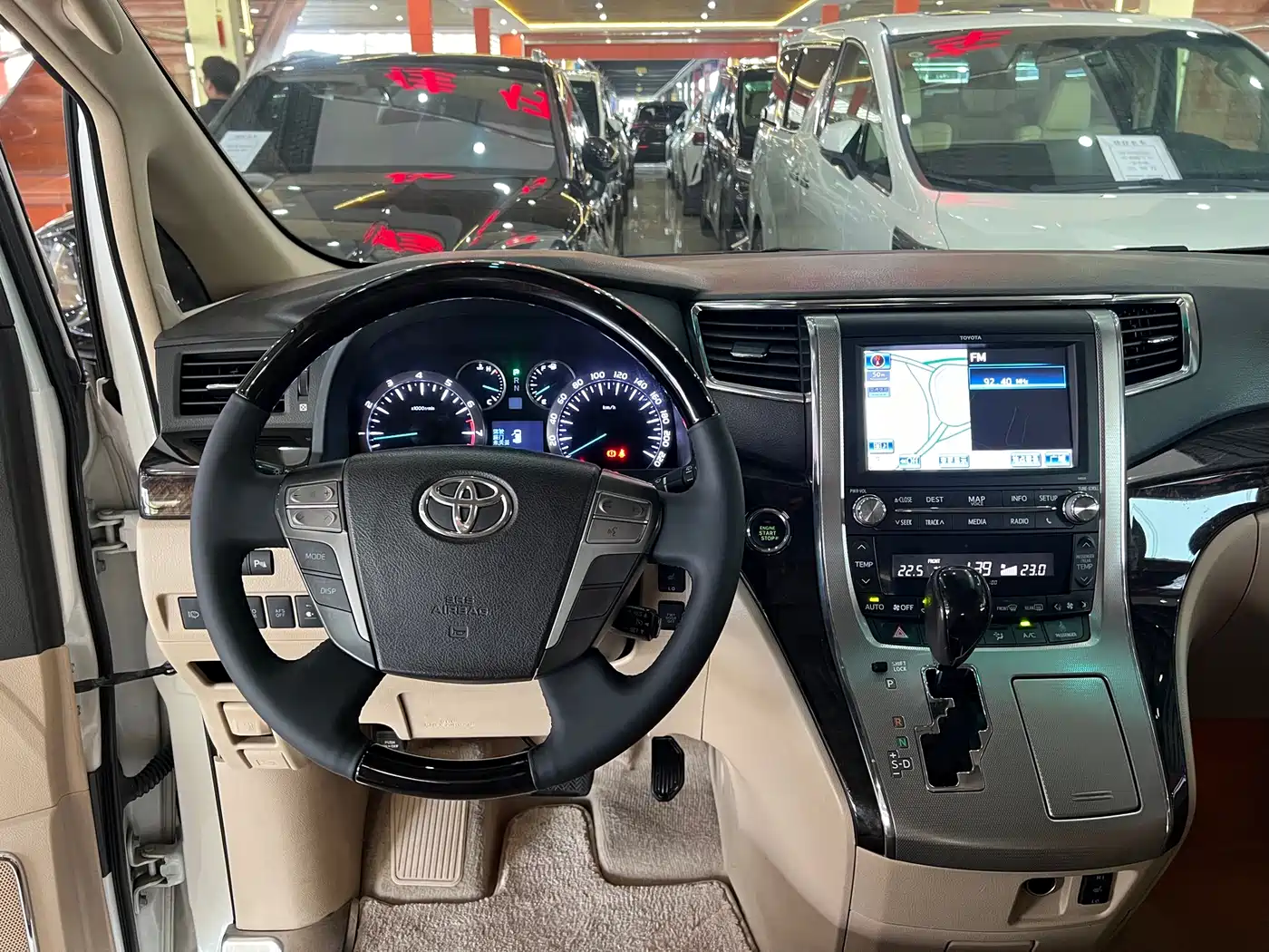 Toyota Alphard 2012 3.5L Luxury Edition фото 8