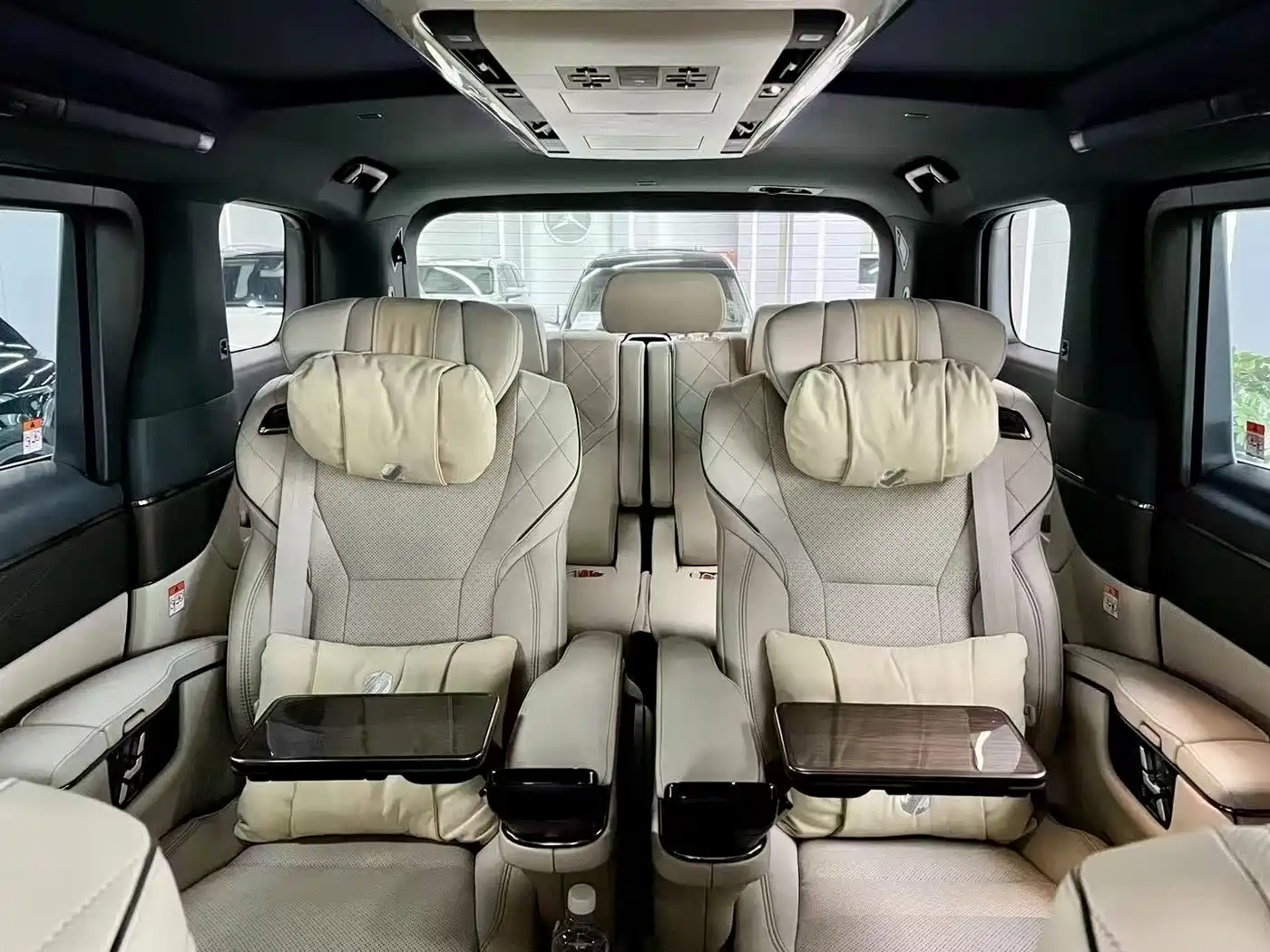 Toyota Alphard 2025 Hybrid 2.5L Ultimate Gold Edition фото 11