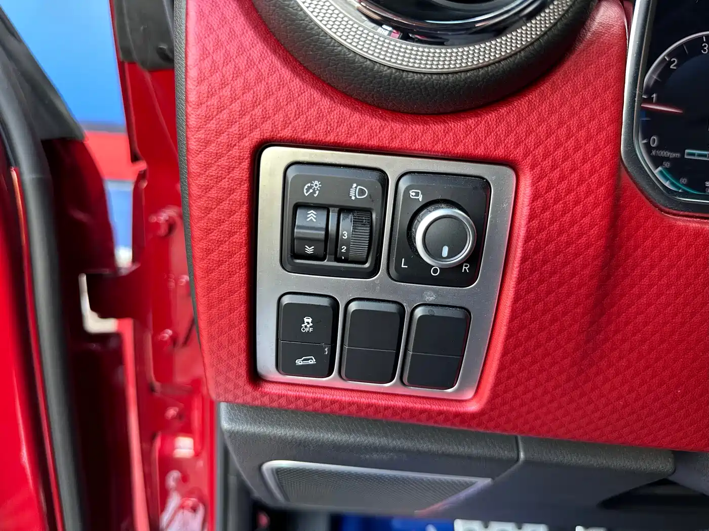 BAIC ORV Beijing Offroad BJ40 2023 2.0T Auto 4WD Urban Hunter Knight Edition фото 25