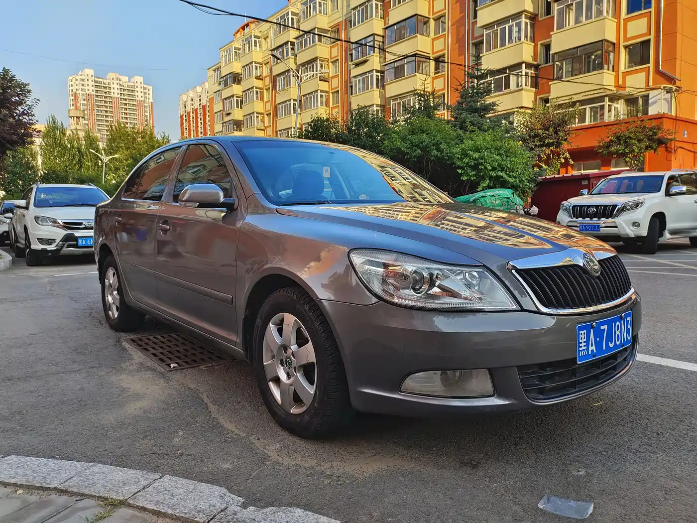 Škoda Octavia 2010 Model 1.6L Manual Leisure Edition фото 3
