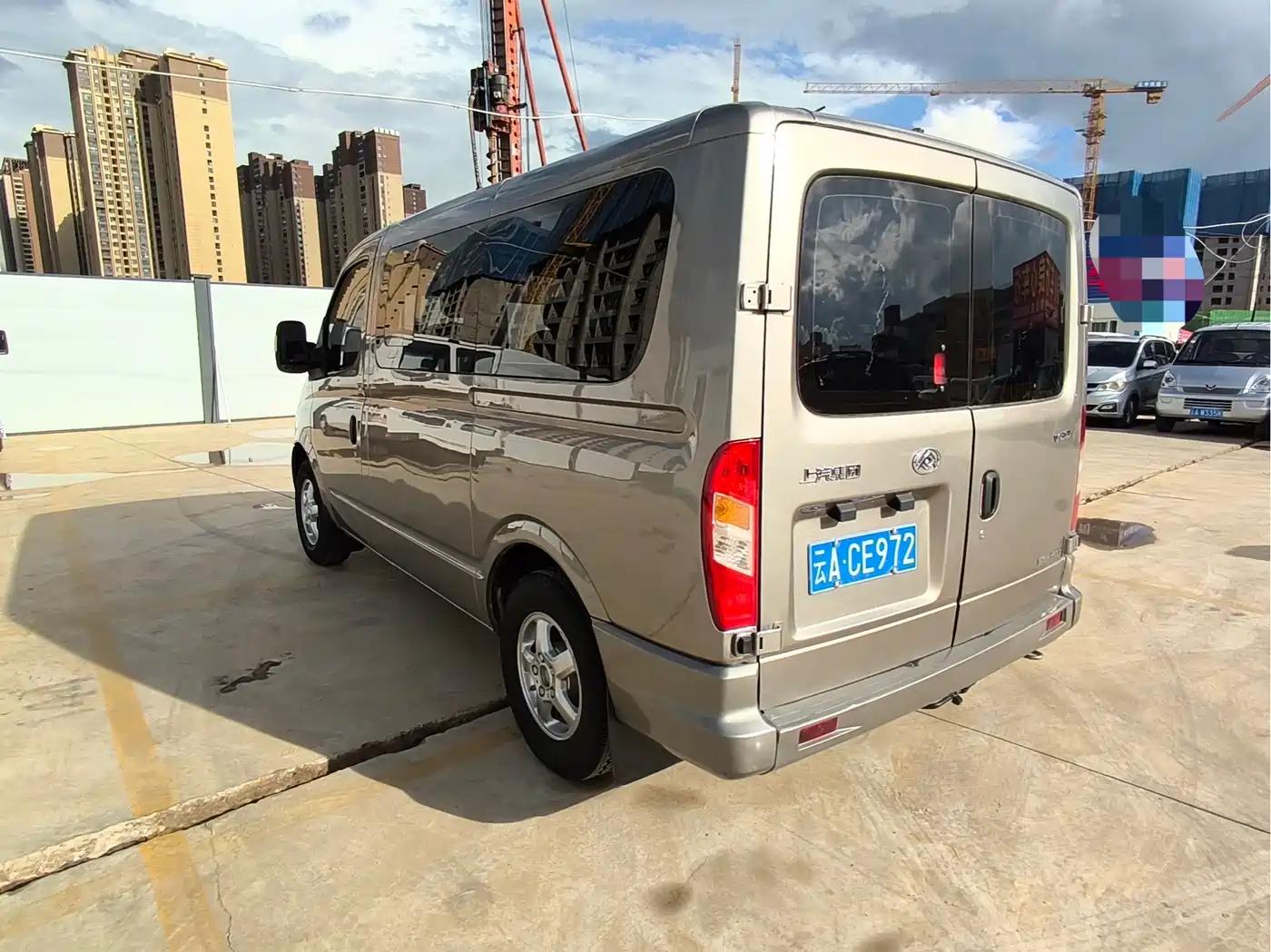 SAIC Maxus Xintu V80 2019 2.5T Classic AMT Business Travel Short Wheelbase Low Roof 9 Seats фото 4