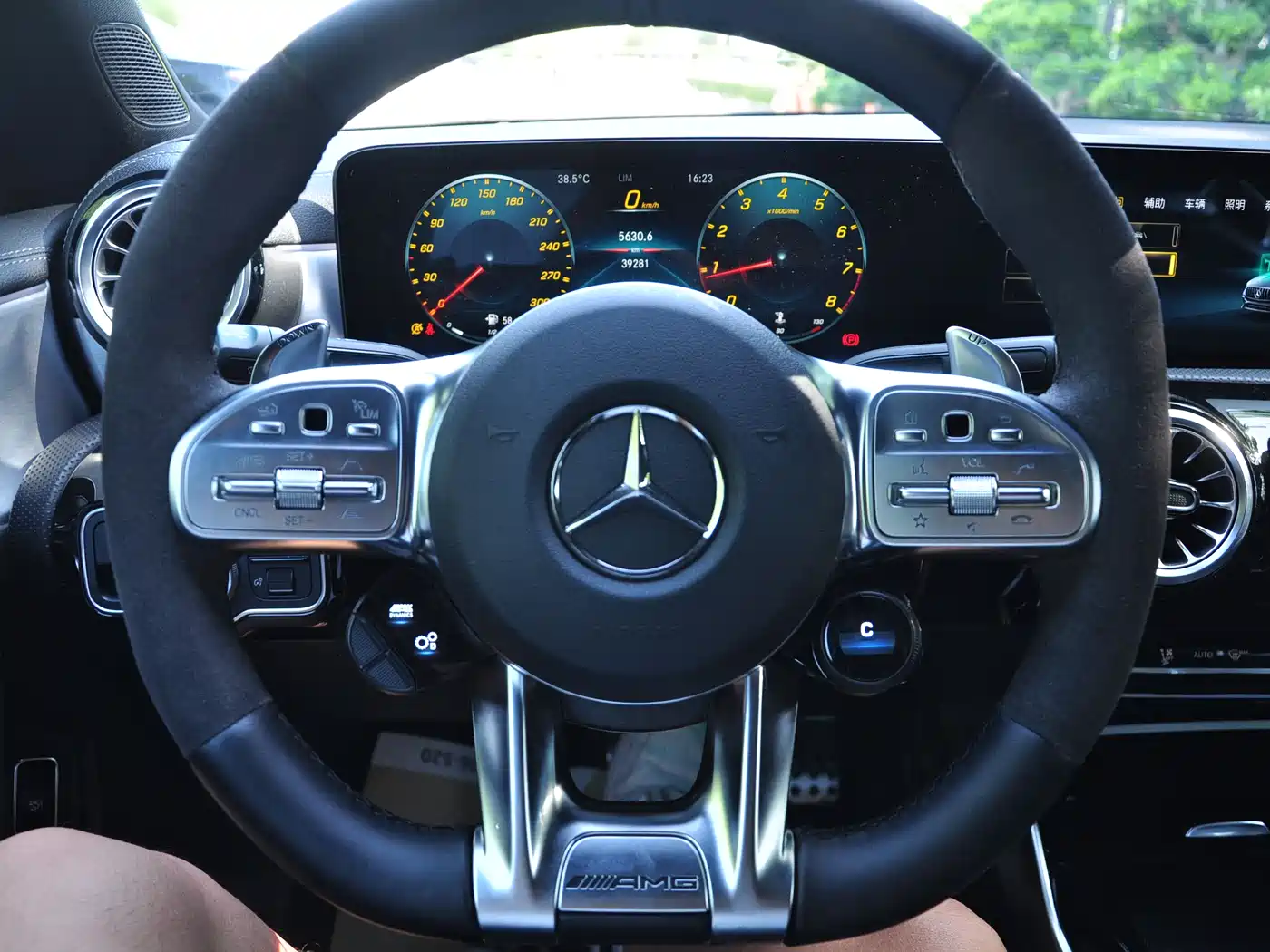 MERCEDES-BENZ CLA AMG