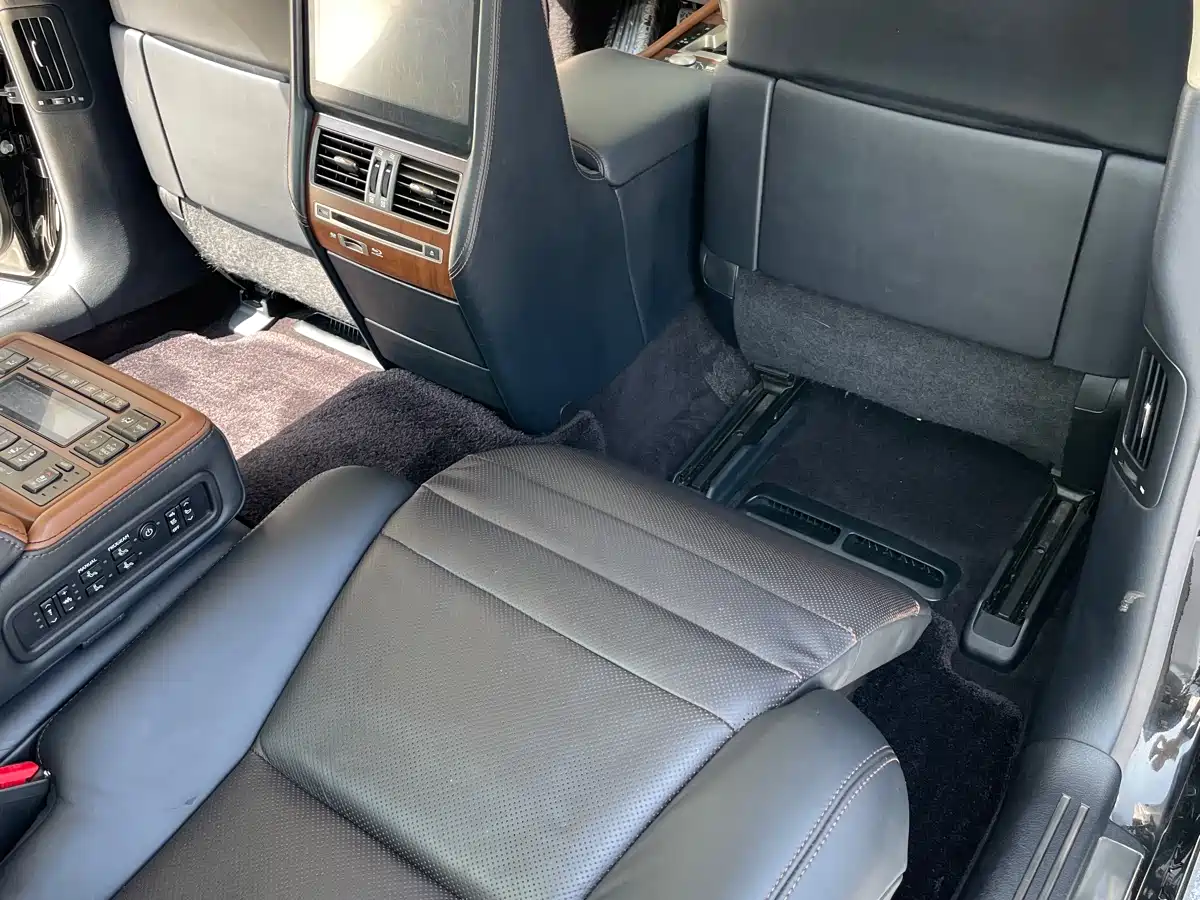 Lexus LS 2014 600hL фото 47