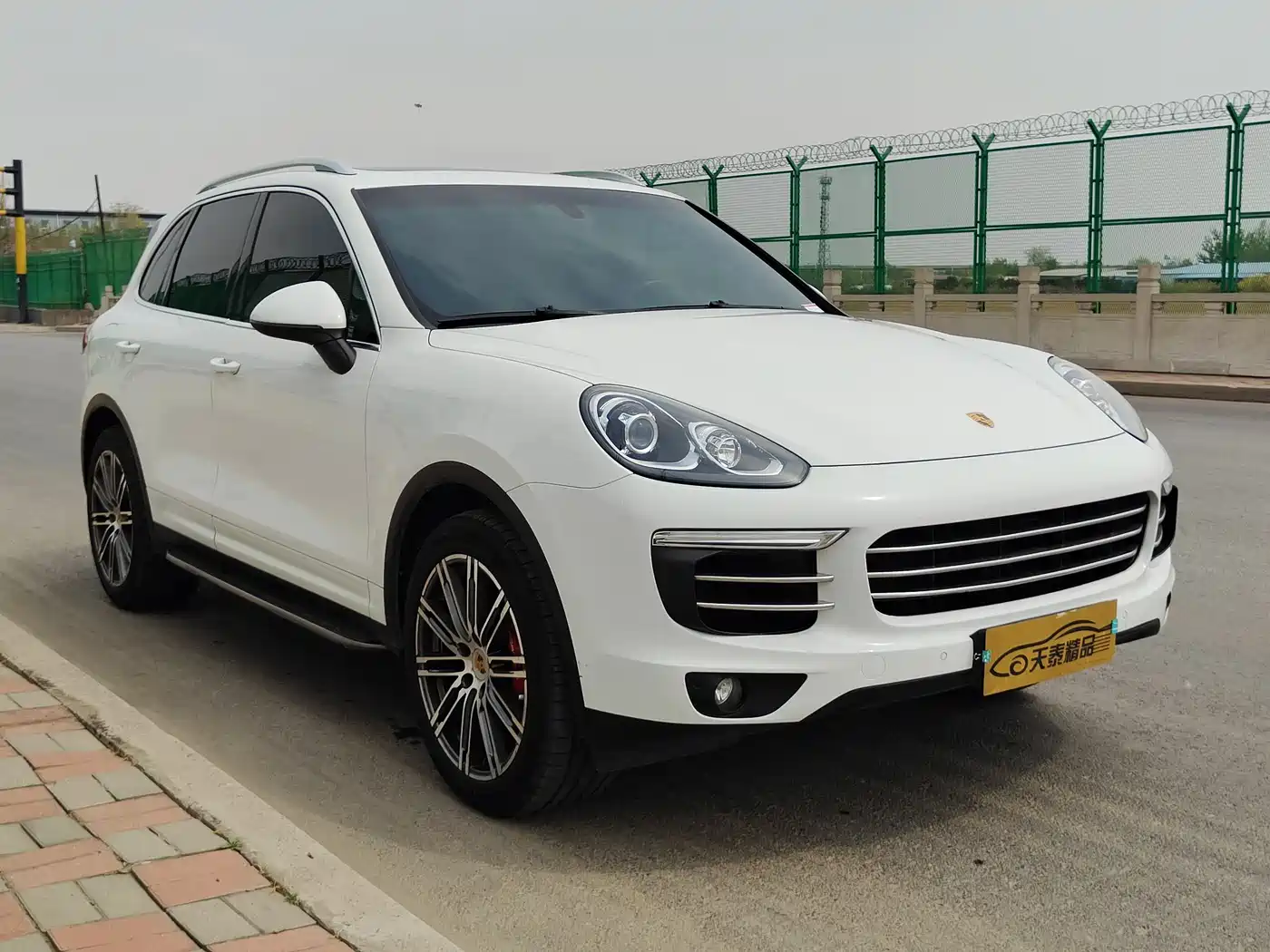 Porsche Cayenne 2016 Cayenne 3.0T фото 3