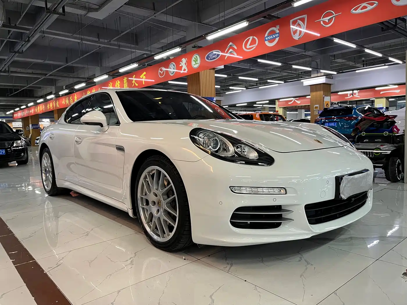 Porsche Panamera 2014 Panamera 4 3.0T фото 6