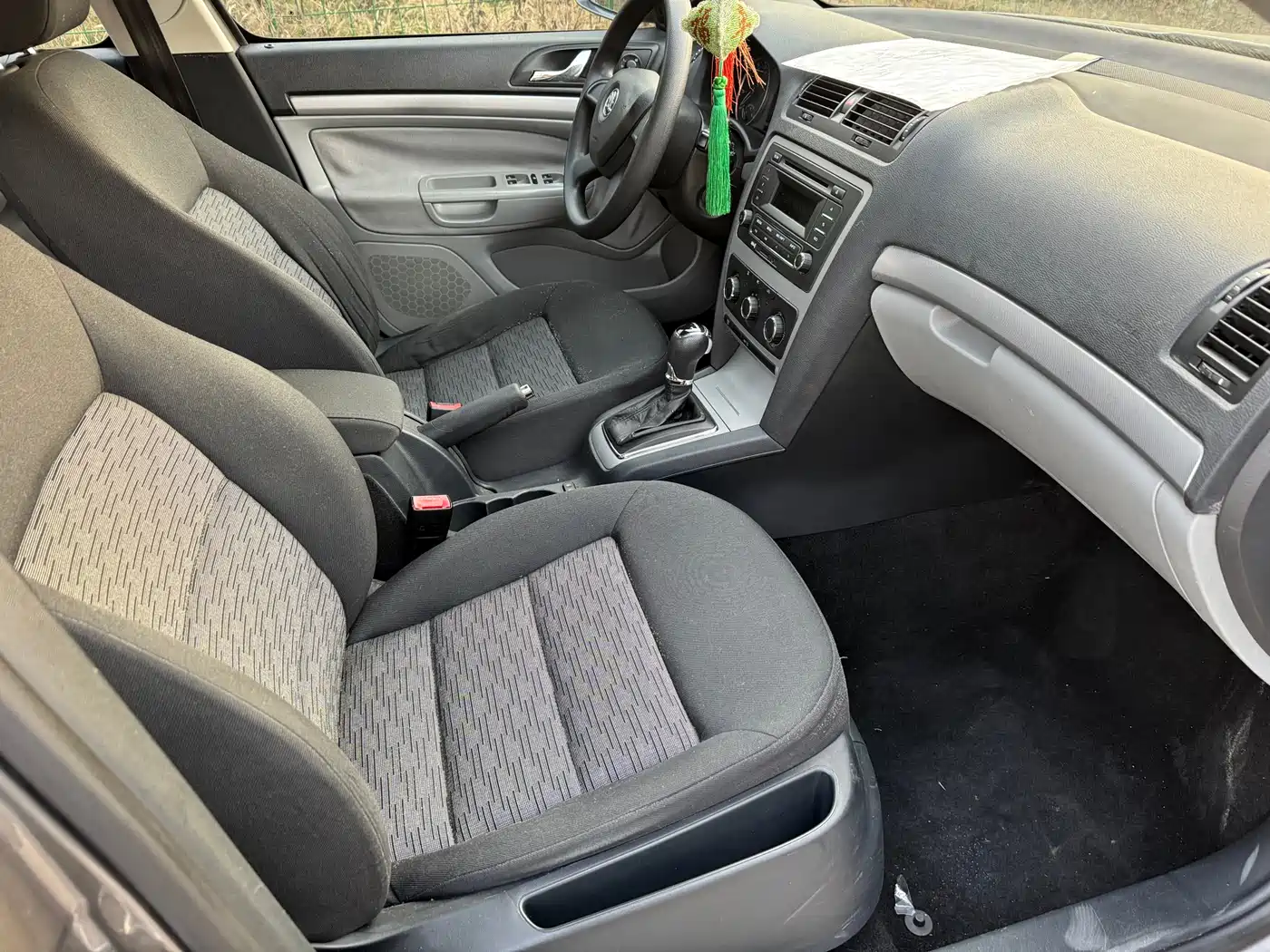 Škoda Octavia 2014 1.6L Auto Yijie Edition фото 10