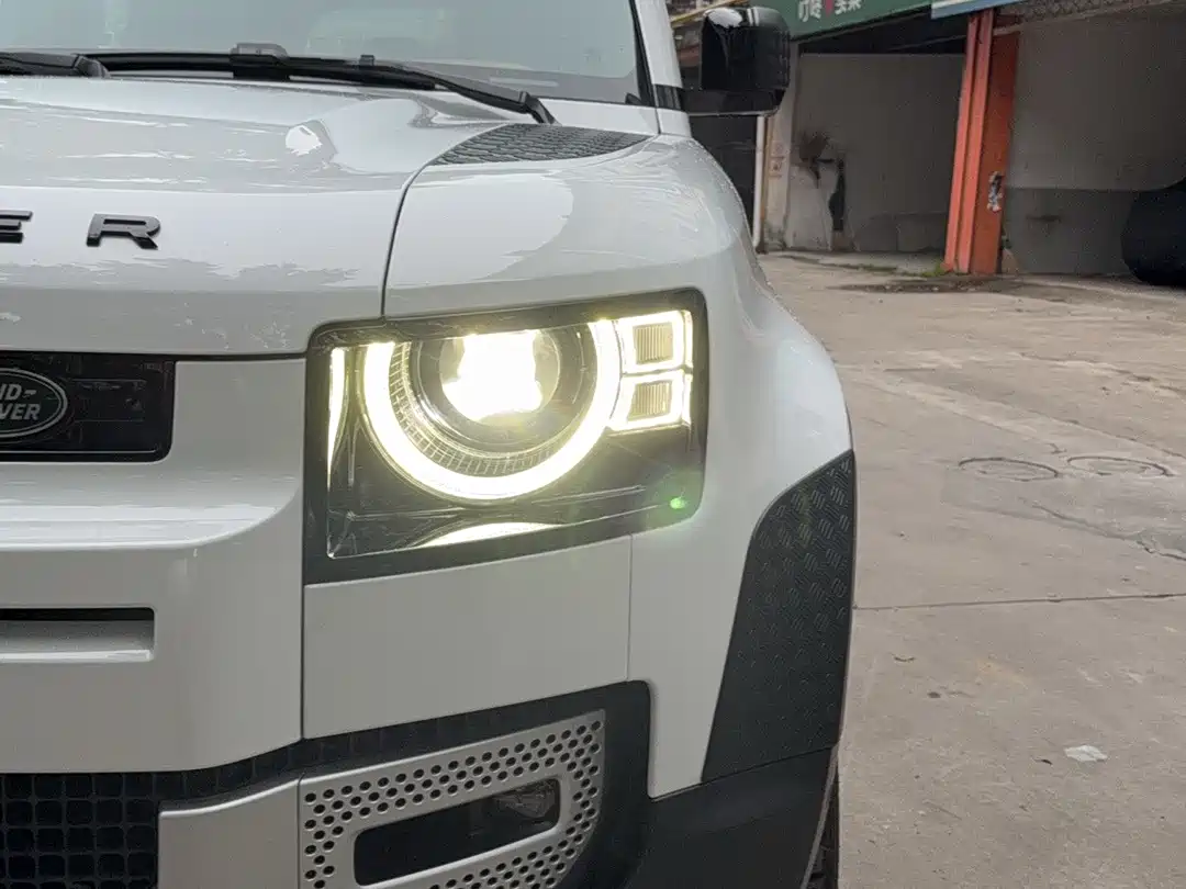 Land Rover Defender 2024 110 3.0T P400 Dark Special Edition фото 5
