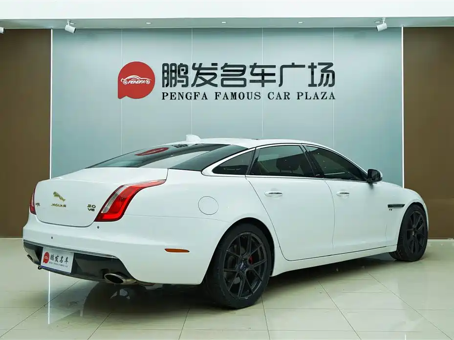 JAGUAR XJ