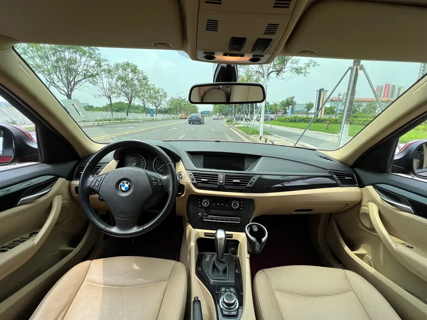 BMW X1 (Import) 2010 xDrive25i фото 13