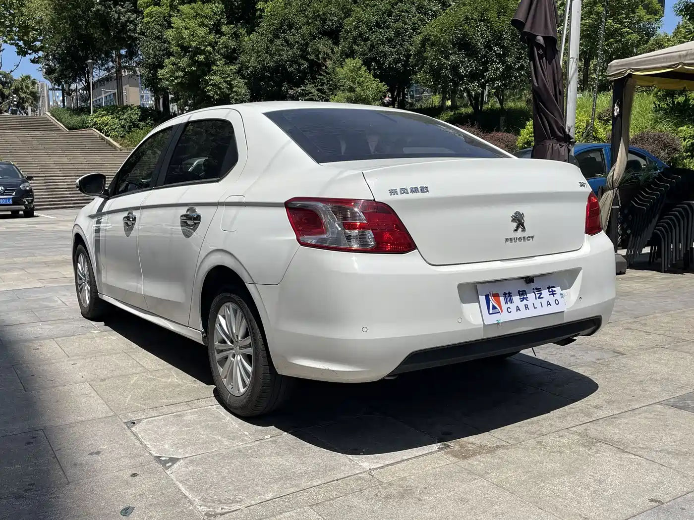 Peugeot 301 2016 1.6L Manual Luxury Edition фото 4