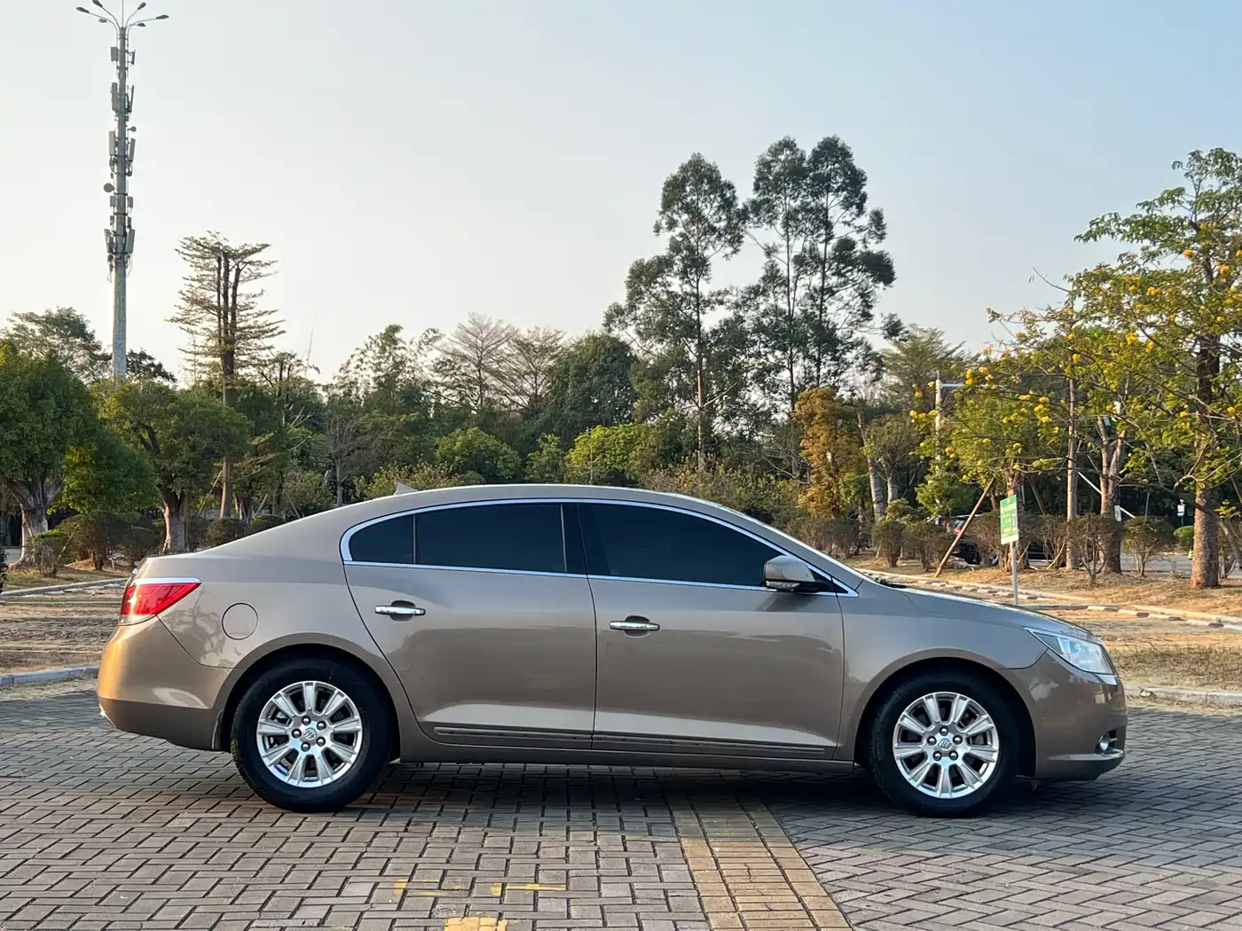 Buick LaCrosse 2012 Model 2.4L SIDI Comfort фото 4