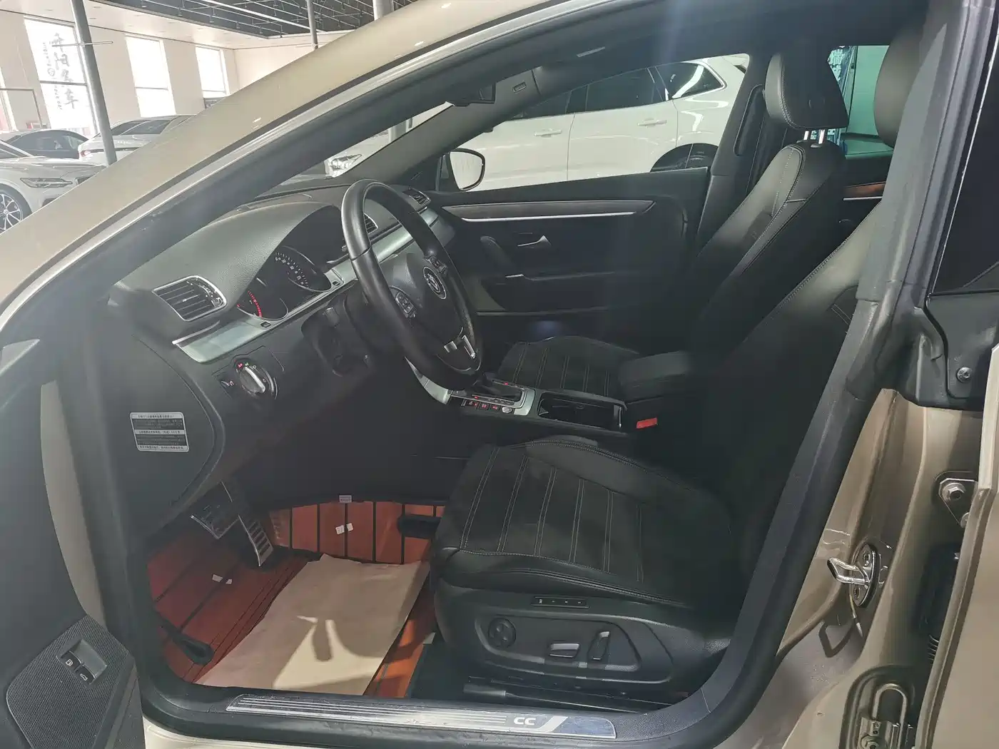Volkswagen FAW-Volkswagen CC 2016 Model 1.8TSI Luxury фото 3