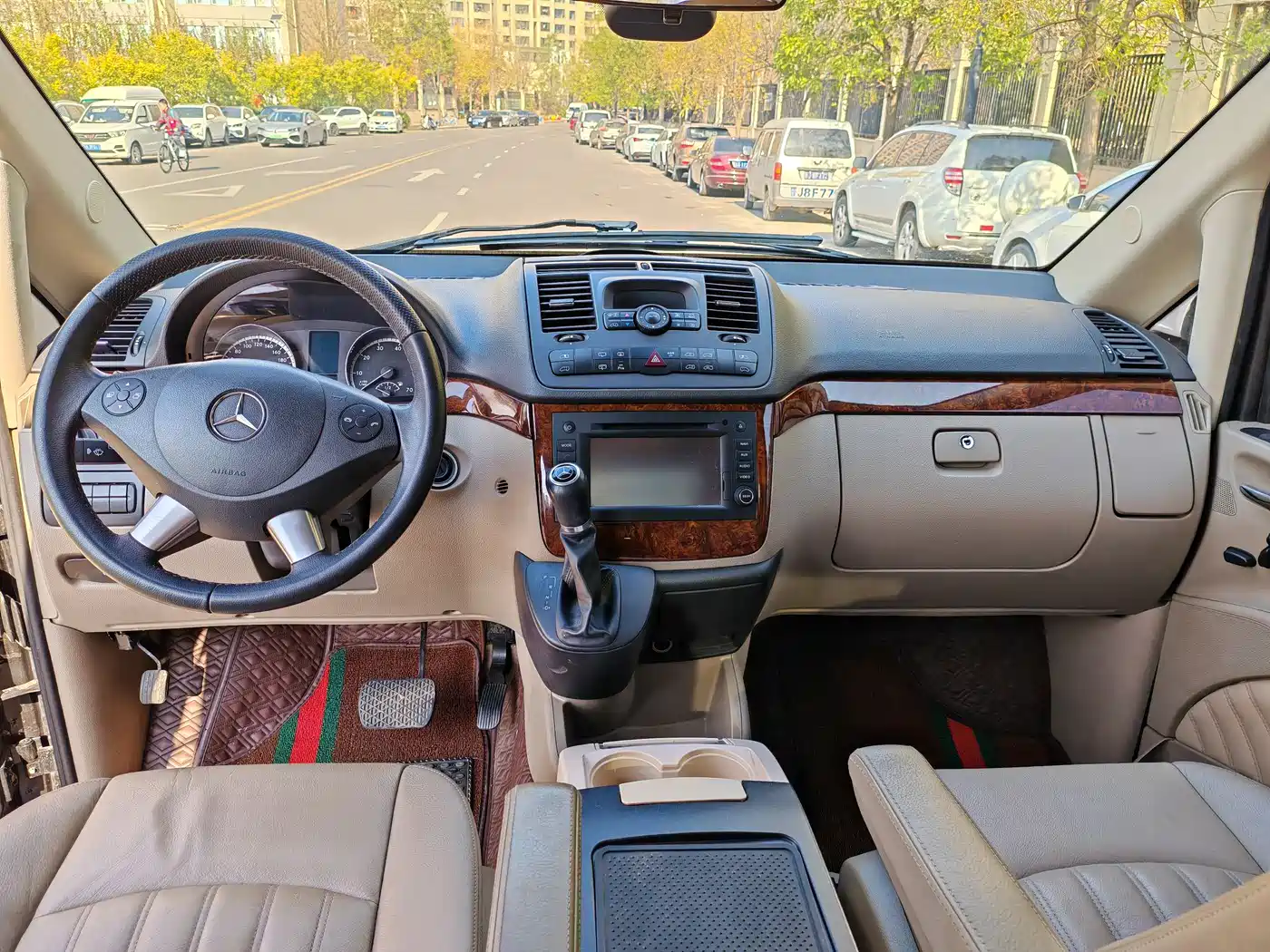Mercedes-Benz Viano 2013 Model 3.0L Navigation Edition фото 15