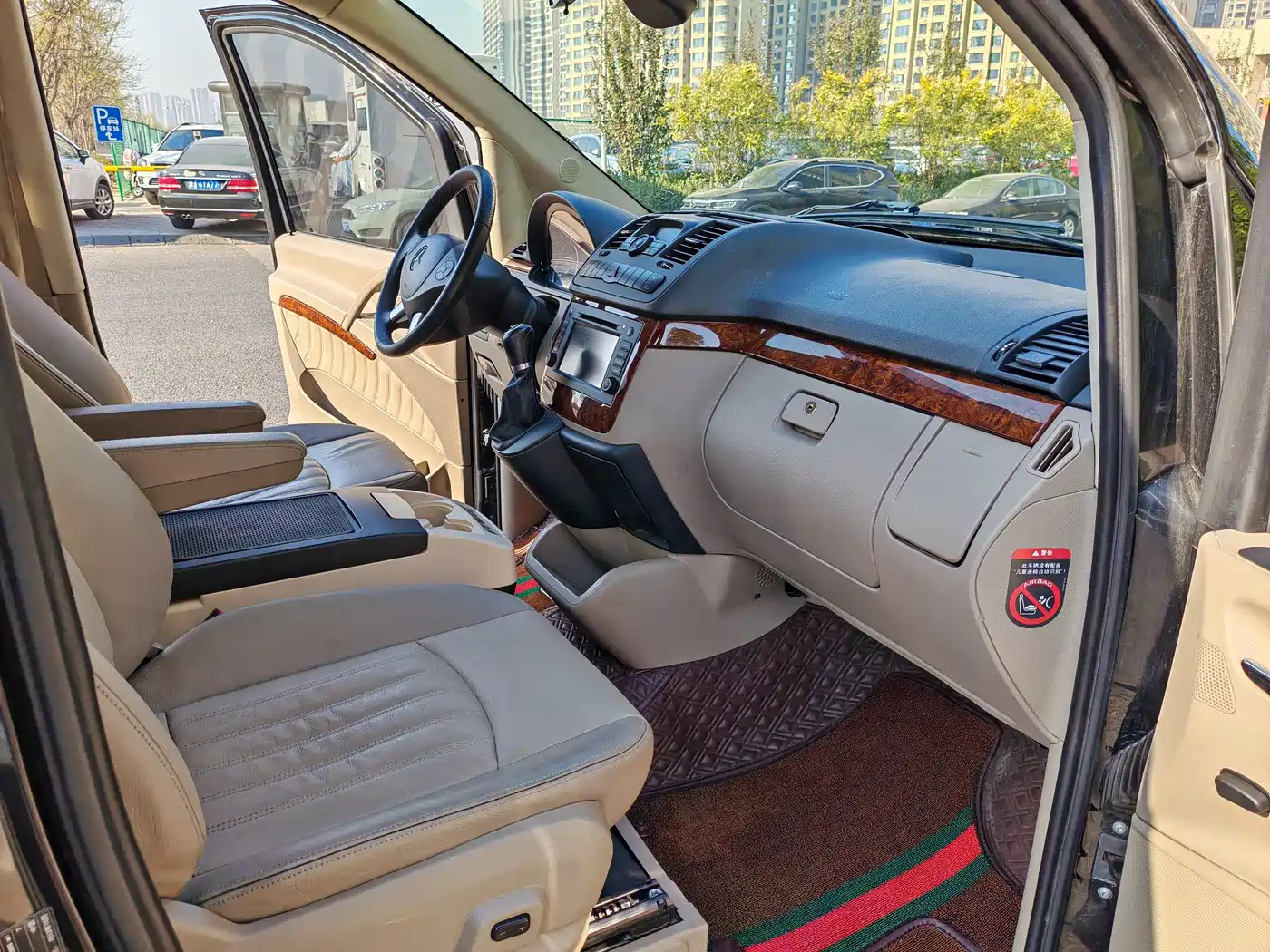 Mercedes-Benz Viano 2013 Model 3.0L Navigation Edition фото 22
