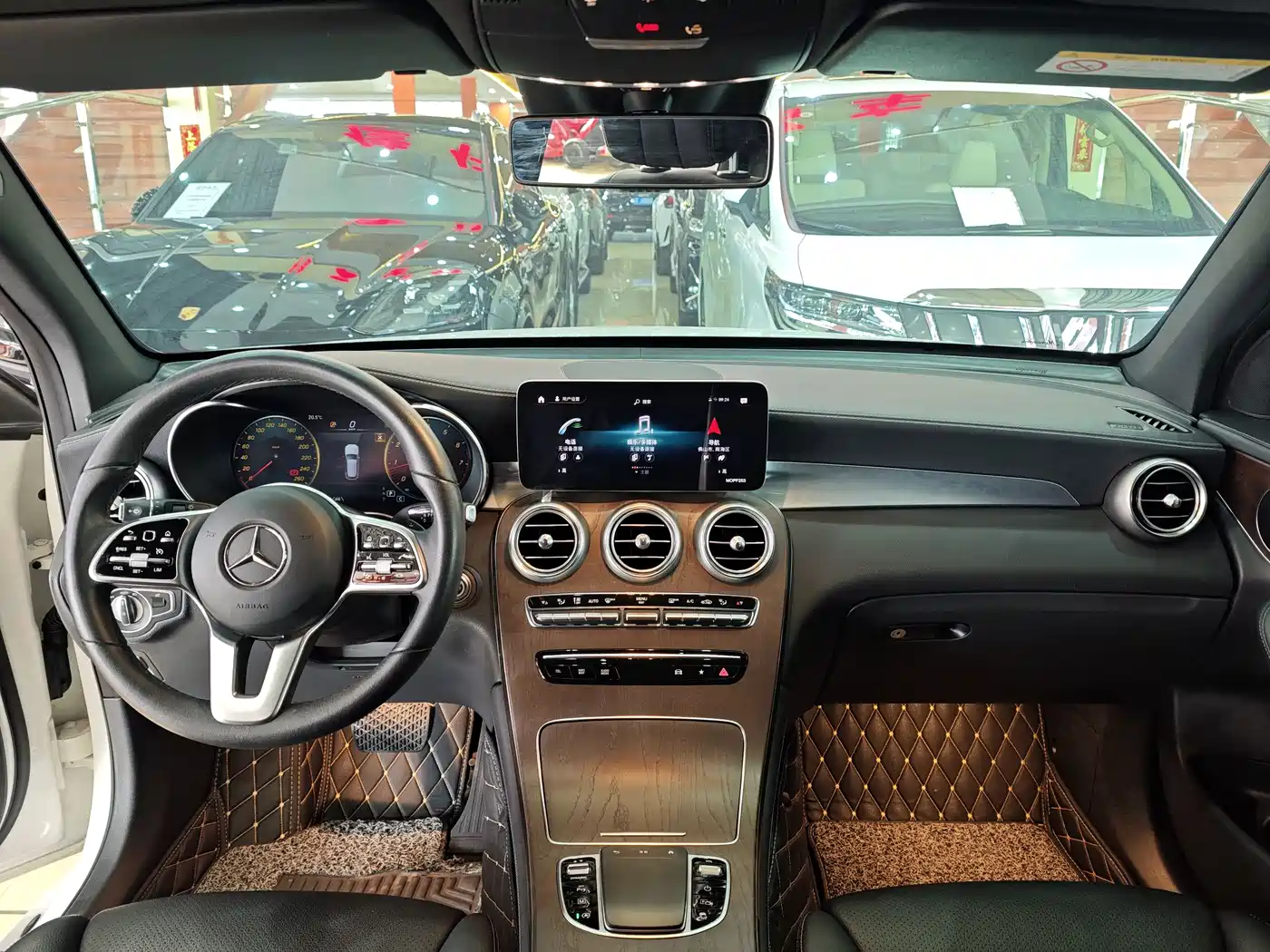 Mercedes-Benz GLC 2020 Facelift GLC 300 L 4MATIC Dynamic фото 11