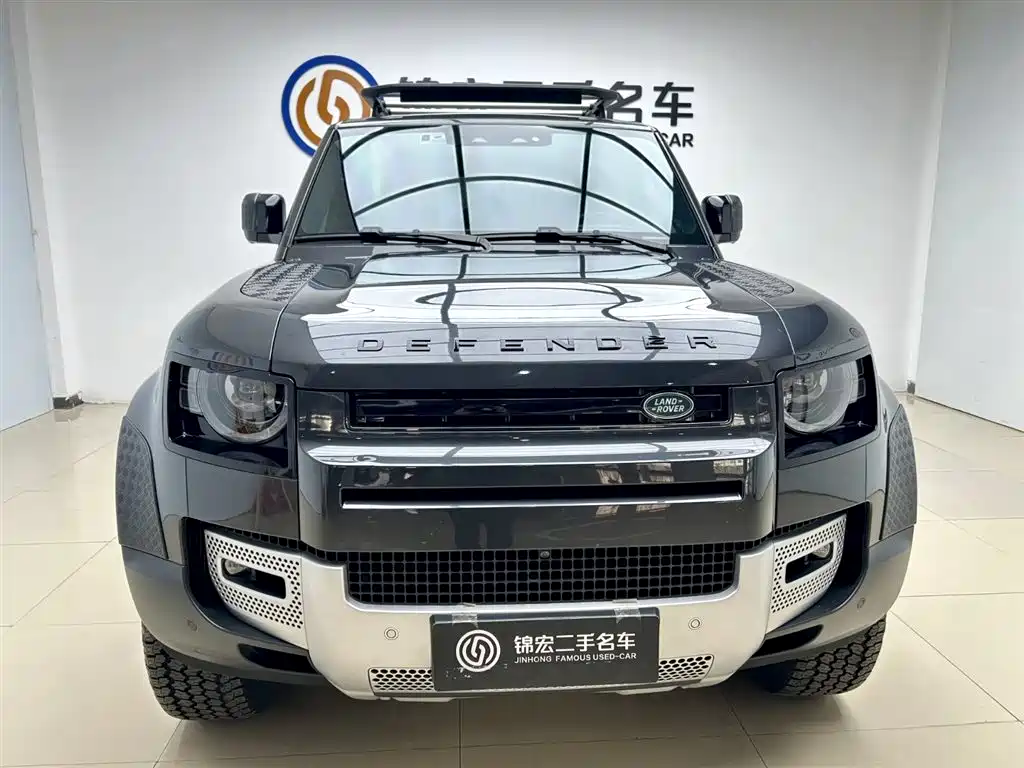 Land Rover Defender 2023 Model 110 3.0T P400 Dark Special Edition фото 3