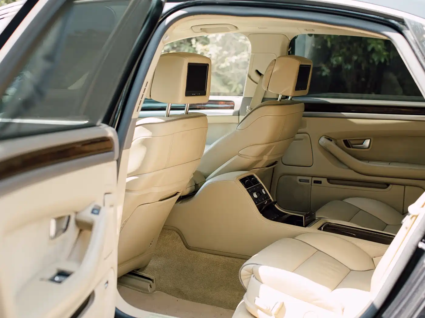 Audi A8 2006 A8L 6.0 W12 quattro Flagship фото 12