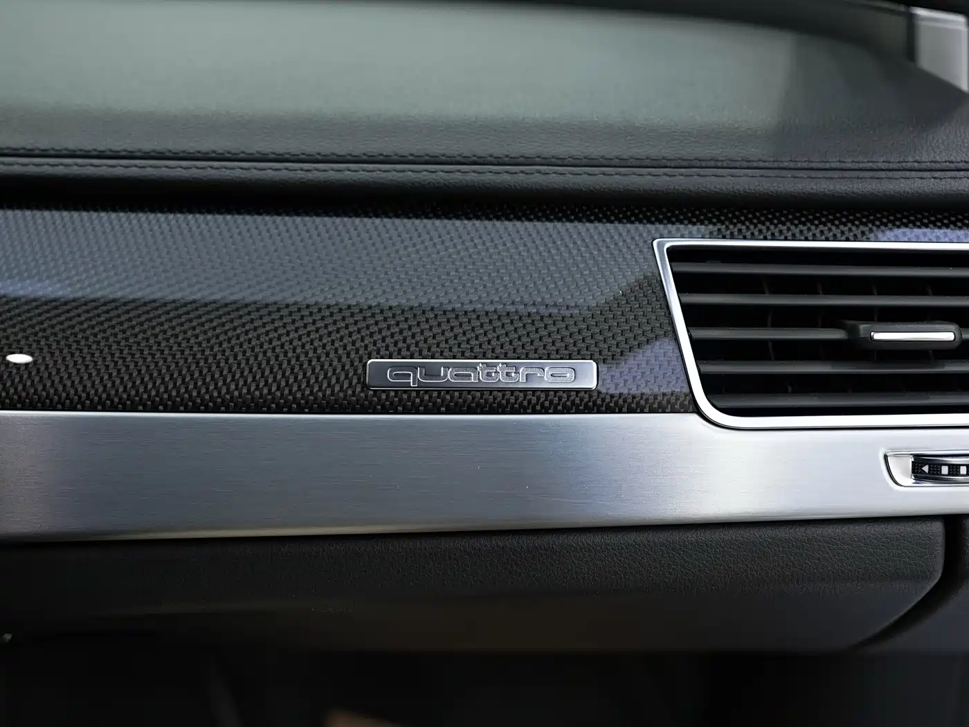 Audi S8 2013 S8 4.0TFSI quattro фото 16