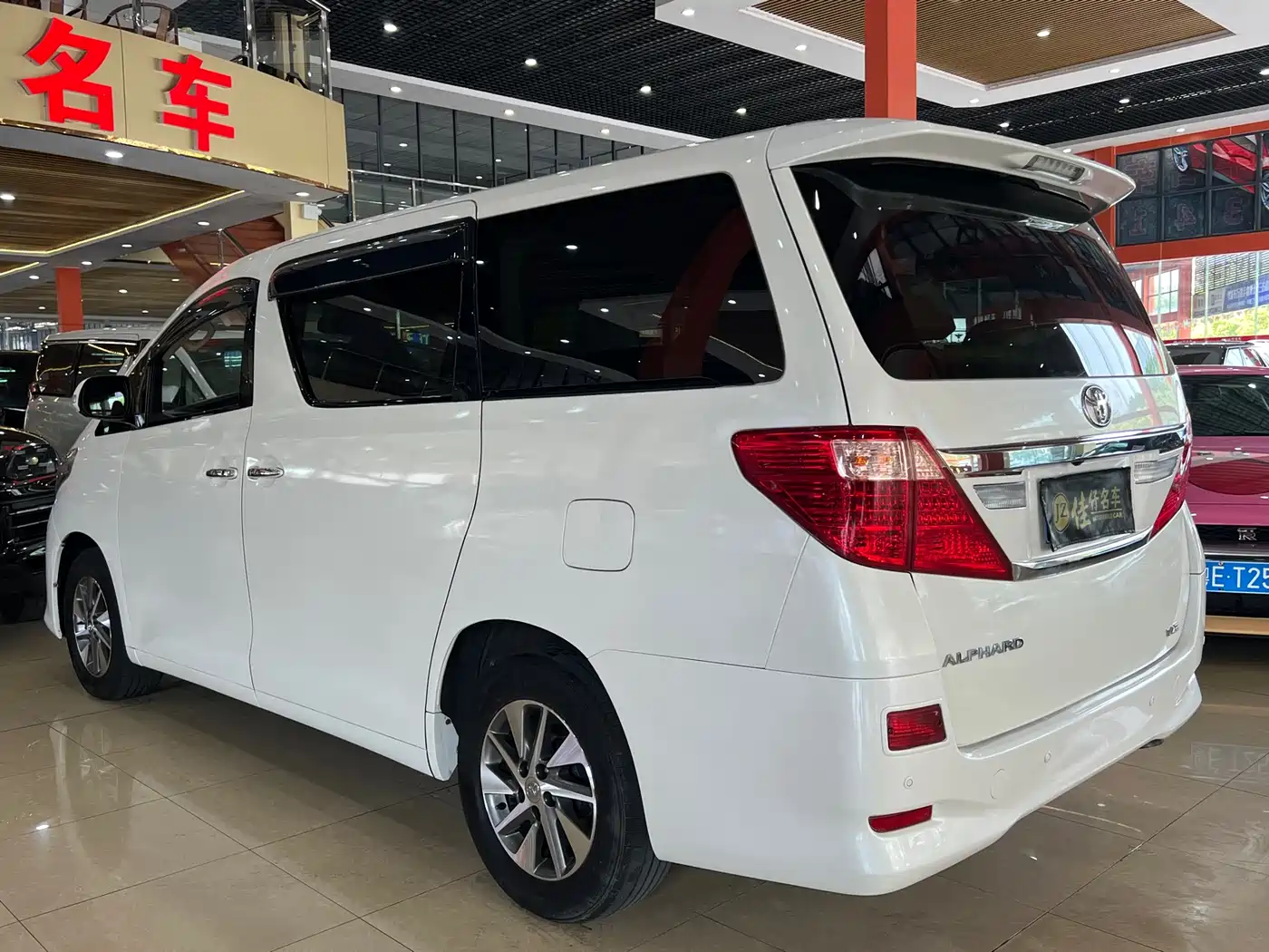 Toyota Alphard 2012 3.5L Luxury Edition фото 6