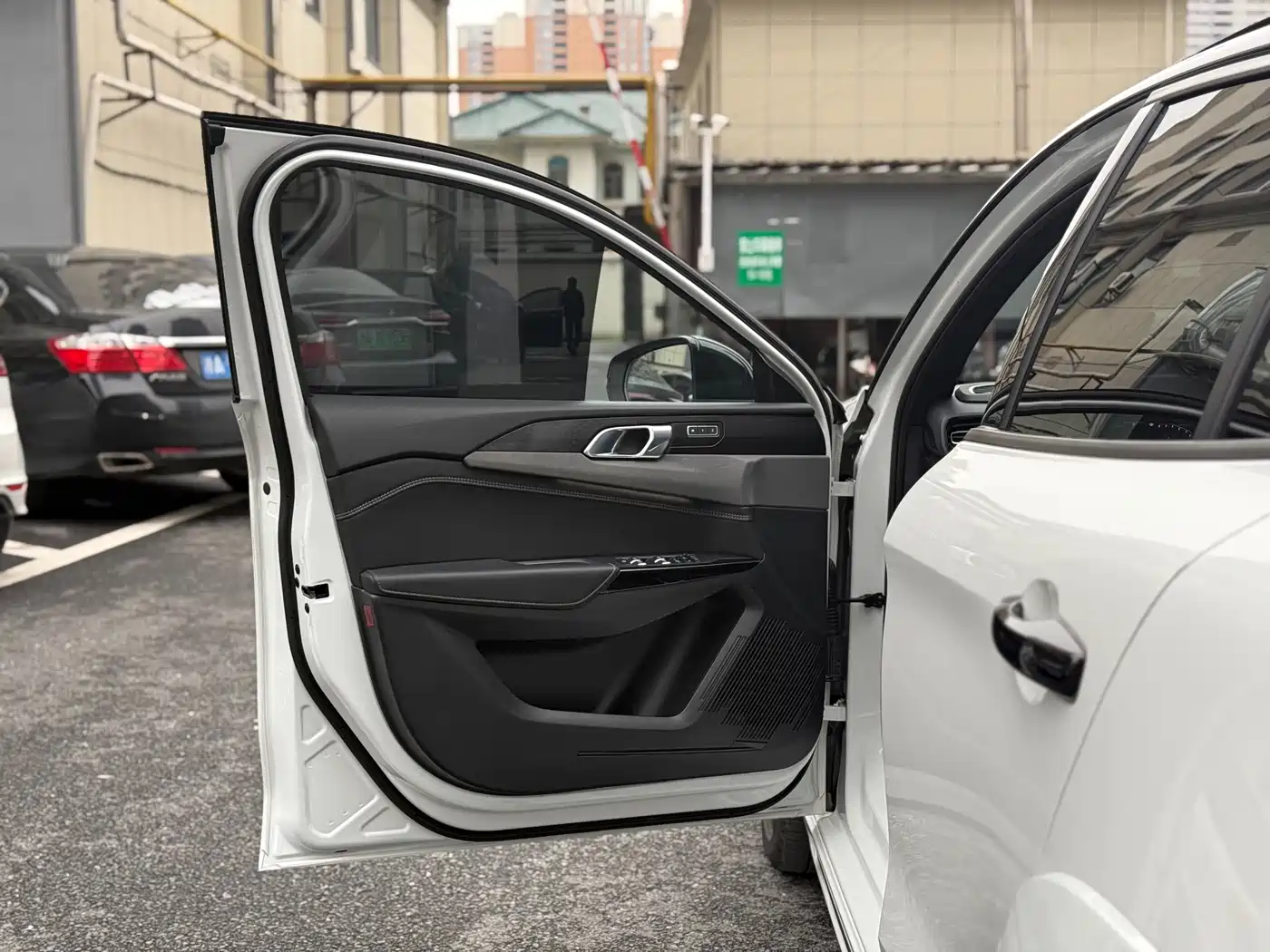 LYNK & CO. 02 HATCHBACK