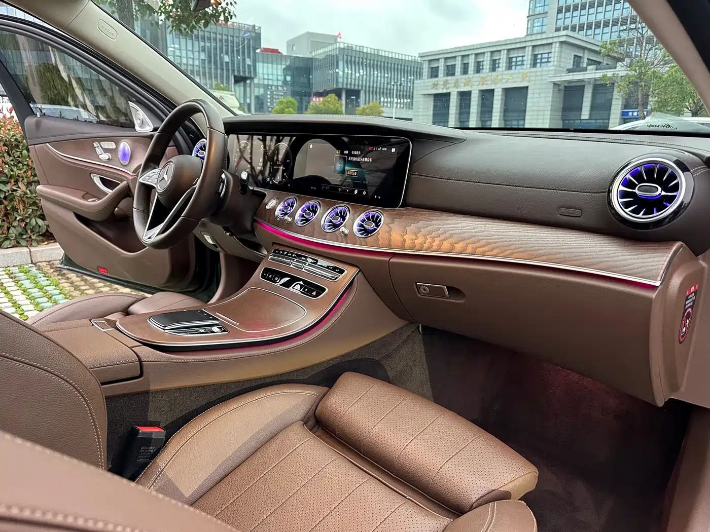 Mercedes-Benz E-Class 2023 E 260 L фото 10