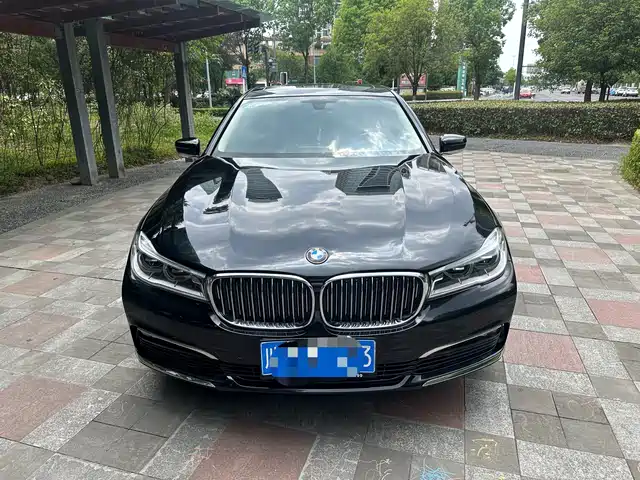 BMW 7 SERIES