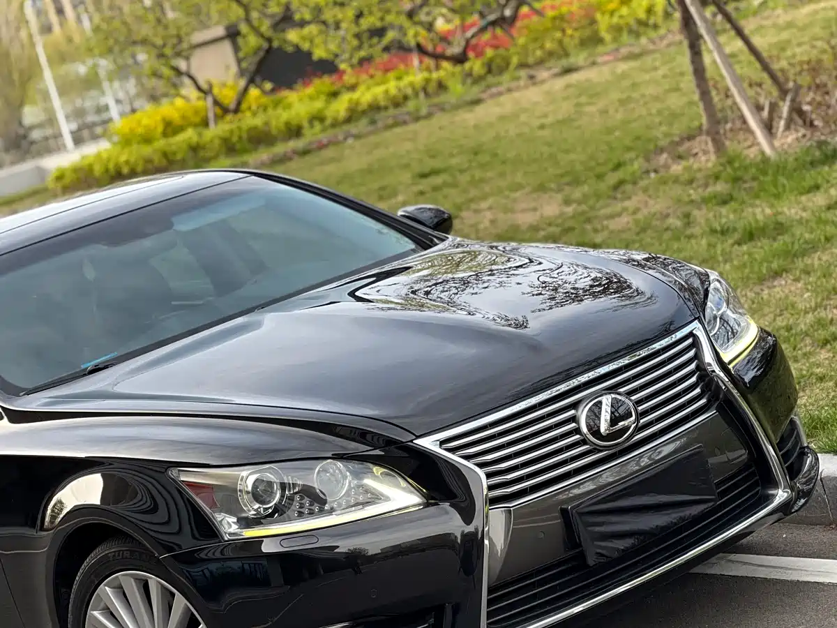 Lexus LS 2013 460L Luxury Edition фото 4