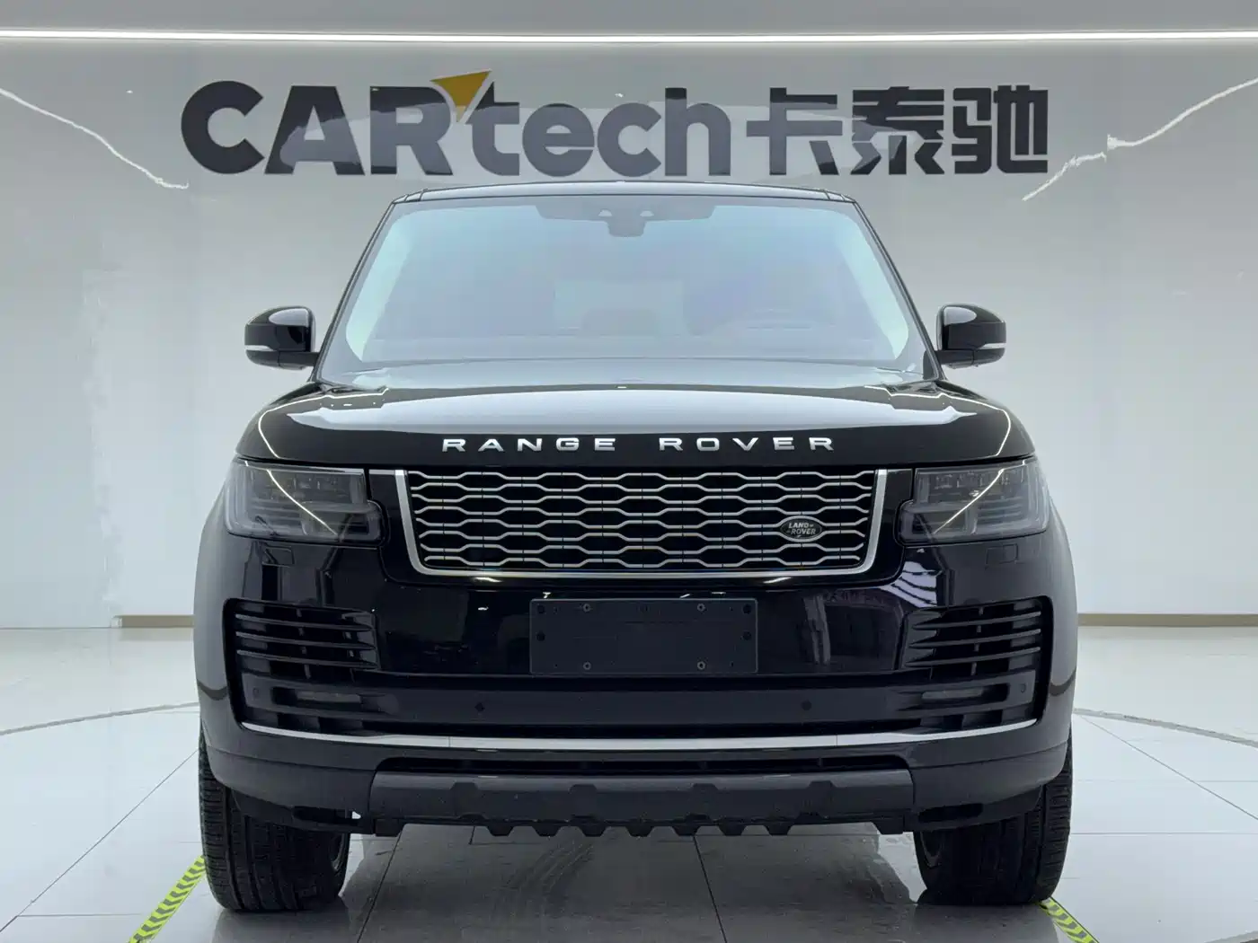 Land Rover Range Rover 2022 3.0 L6 400PS Heritage Extended Classic Edition фото 6